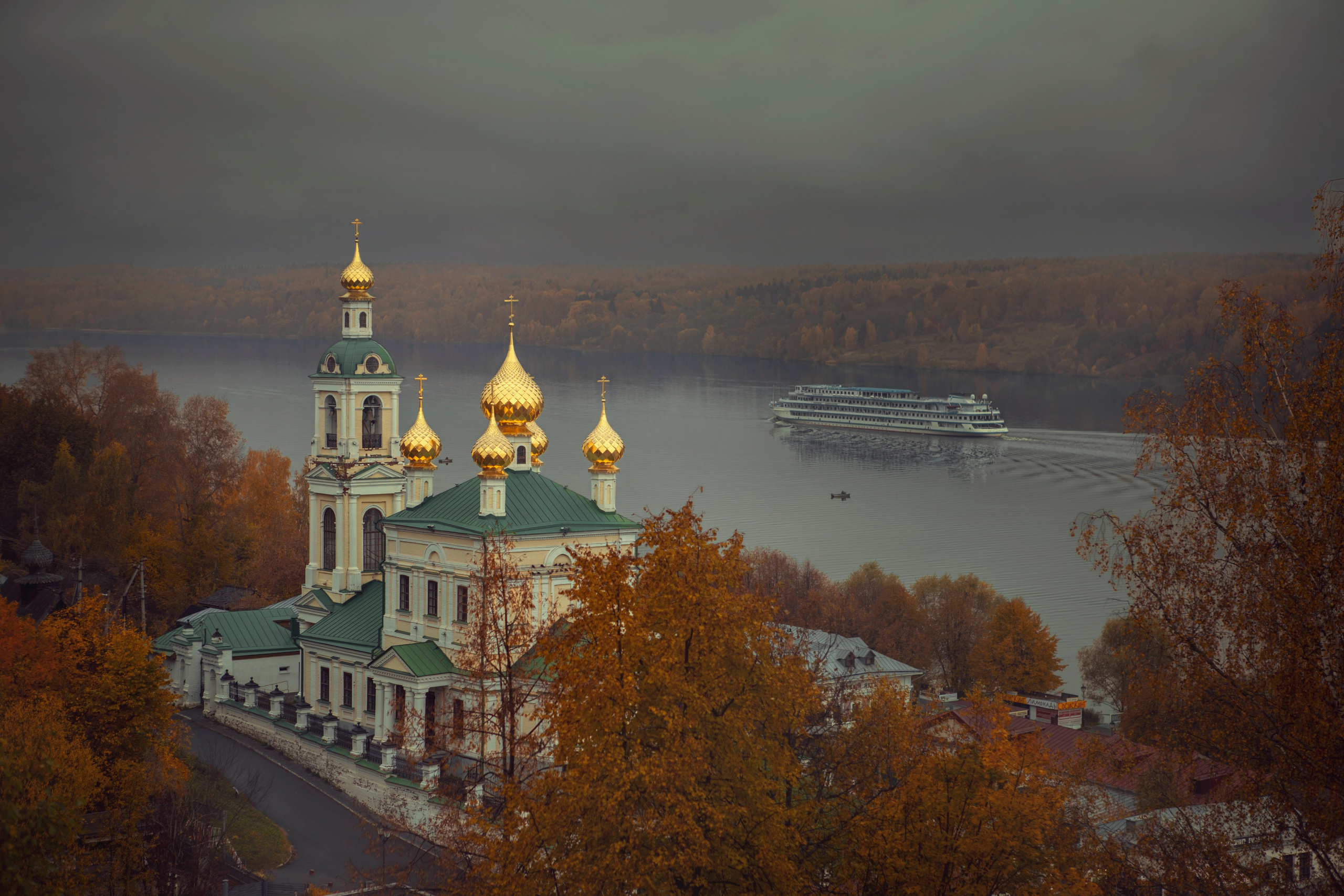 Храм в Плесе