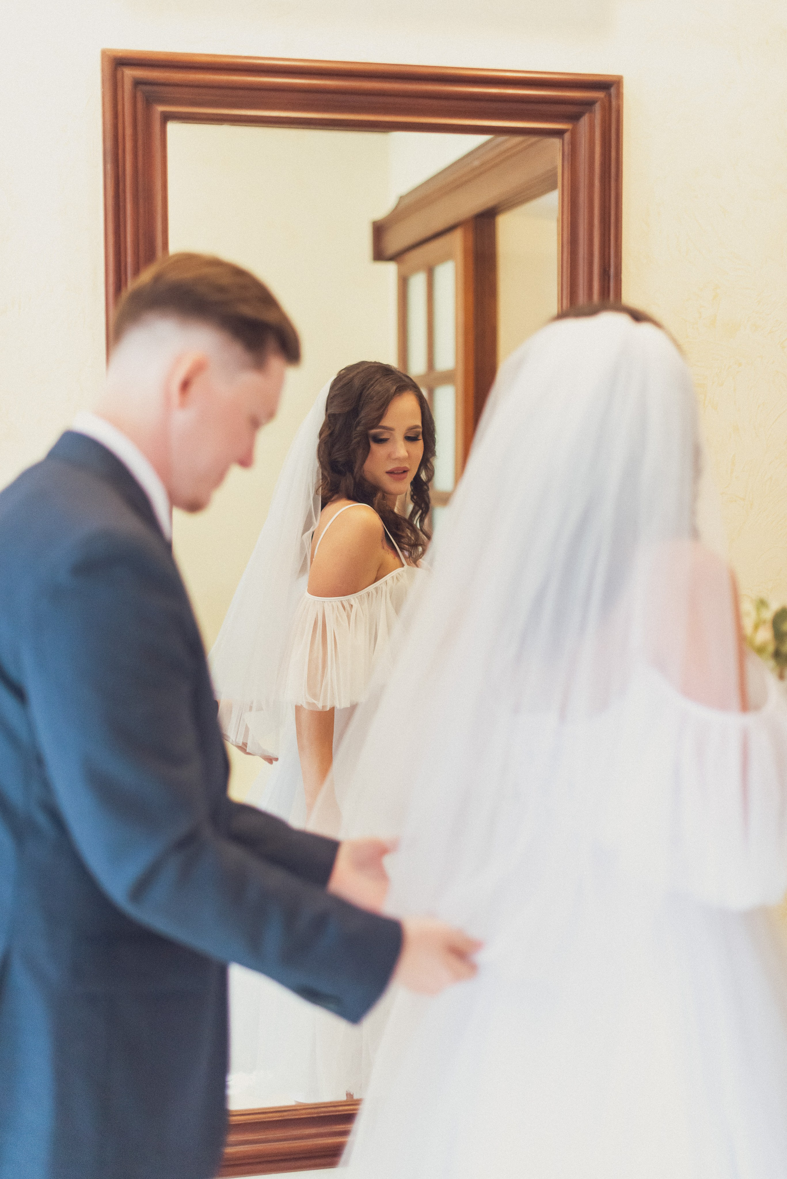 •Wedding. Фотограф Ксения Шевкопляс. г. Калининград. Кинематографический стиль — эстетика и истории, рассказанные через объектив