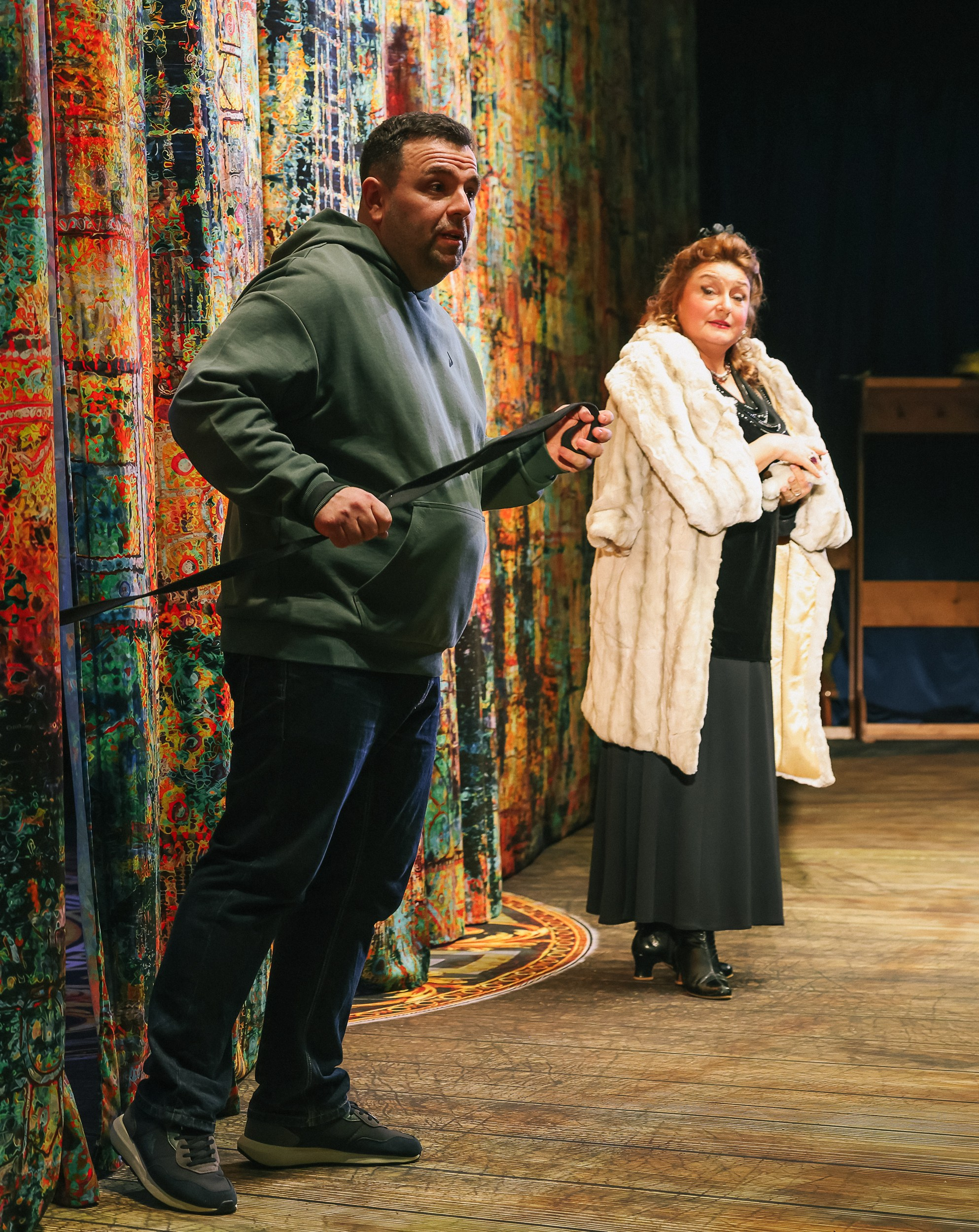 Весёлая женщина. Театр Эрмитаж. Репортажный, архитектурный, театральный и файн-арт фотограф Лена Мельникова в Москве