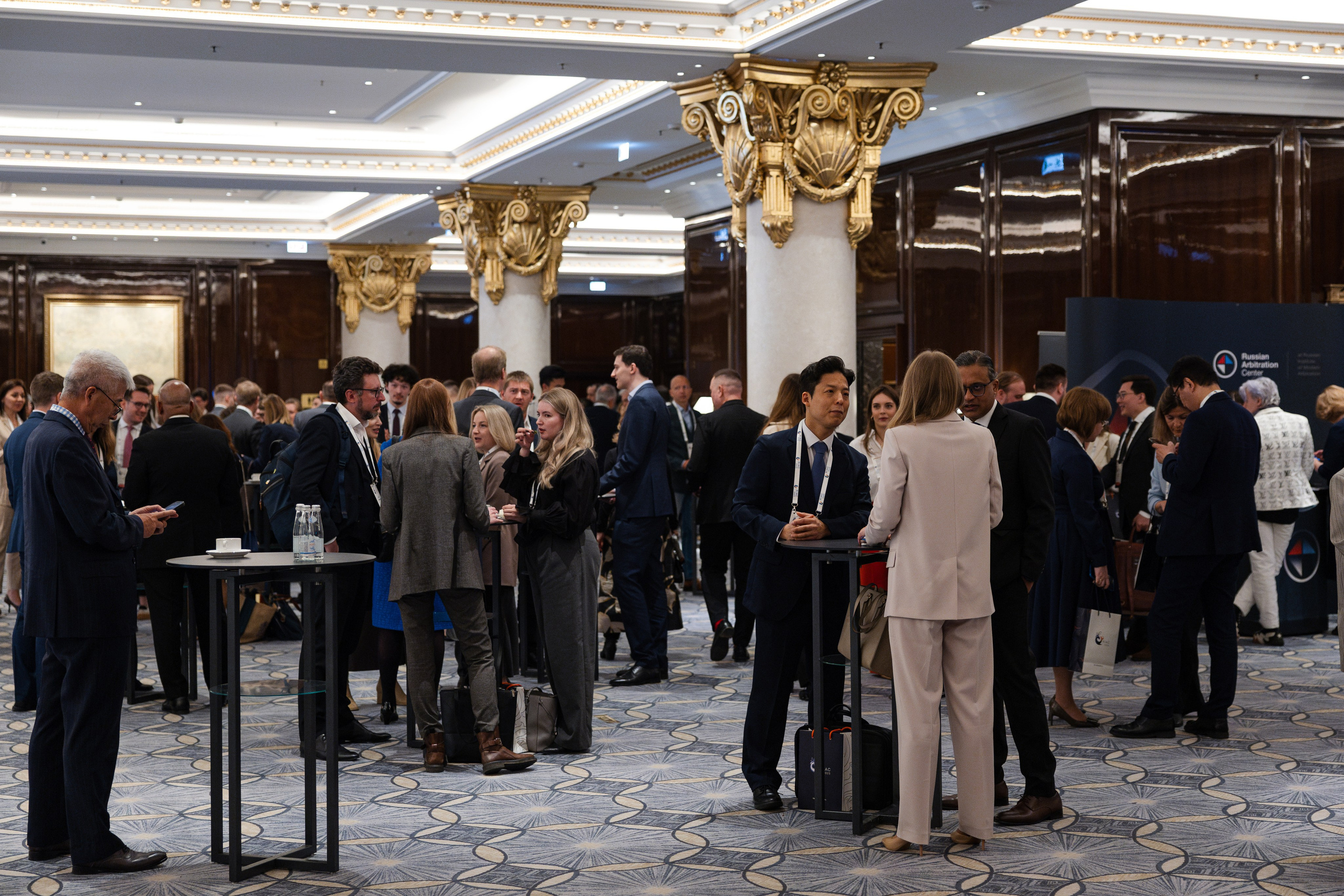 RIAC 2025. Свадебный репортажный фотограф в Москве