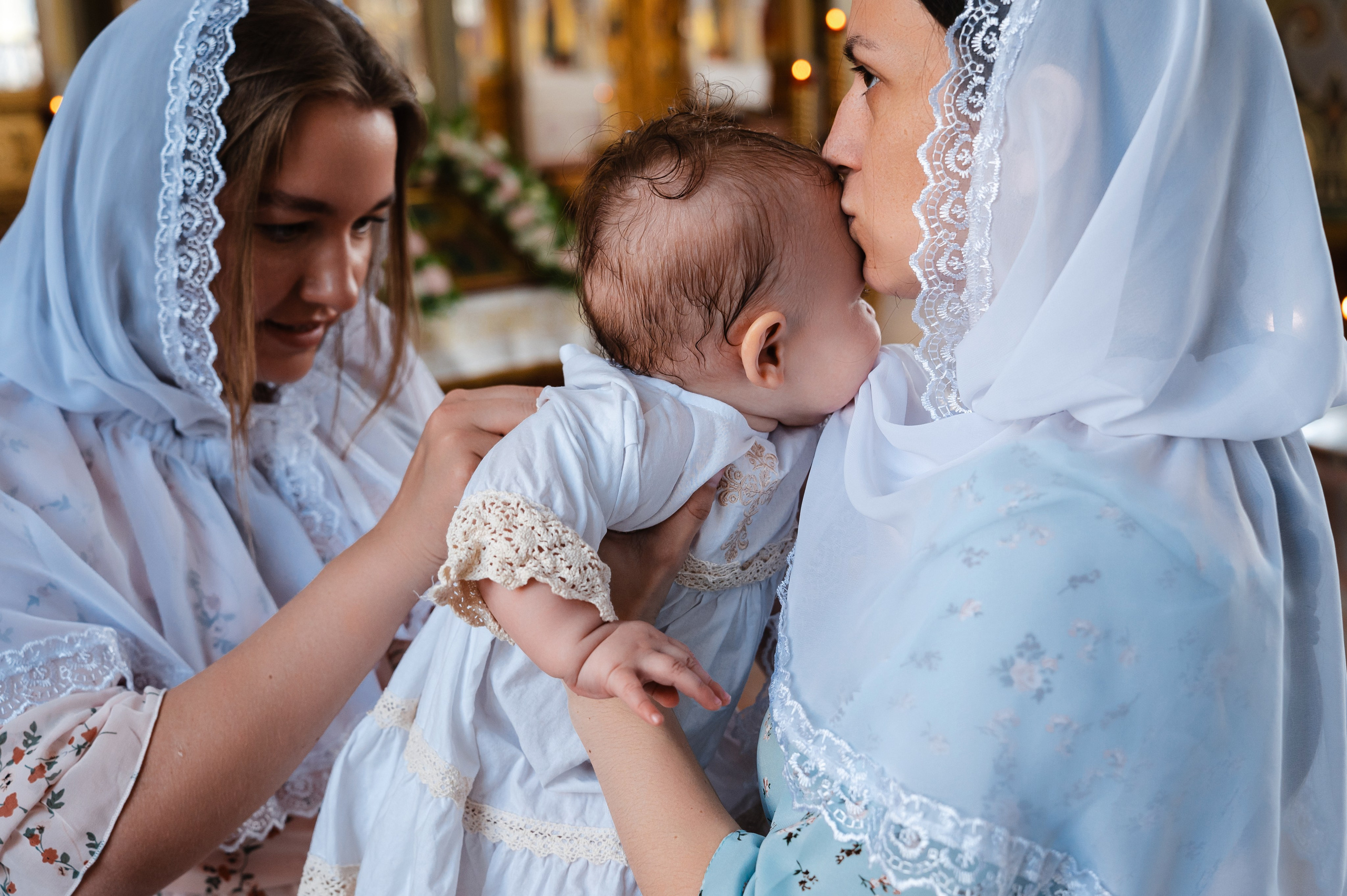 Таинство Крещения Дарьи (Храм Преполовения Пятидесятницы). Фотограф Ярута Оксана / Ростов-на-Дону