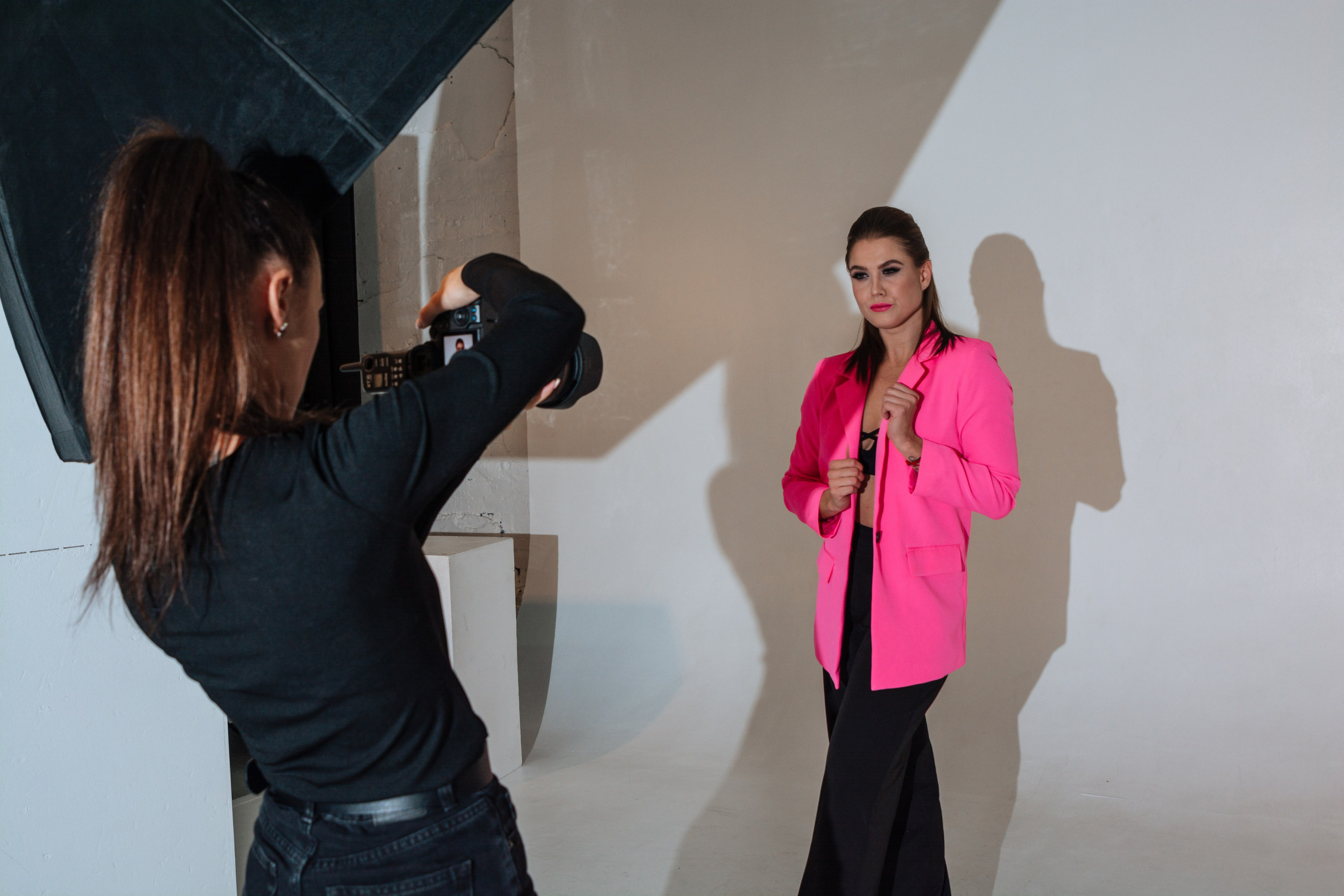 Фэшн-съёмка участниц Миссис Бизнес Гатчина 2023. Портретный фотограф в Санкт-Петербурге Дмитриева Наталия