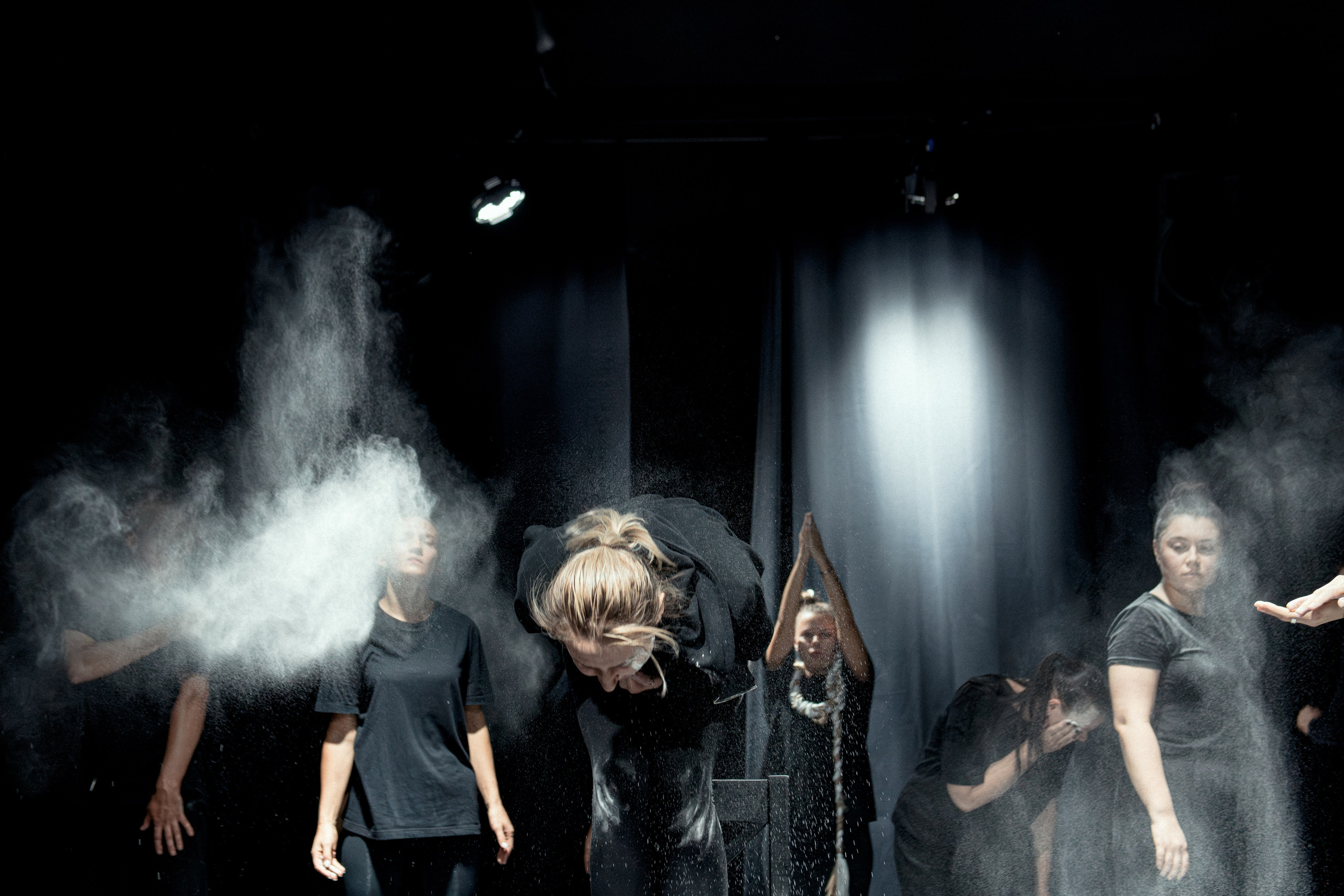 Показ группы Advanced 7 — Физический театр. Репортажный и портретный фотограф Андрей Гаровский