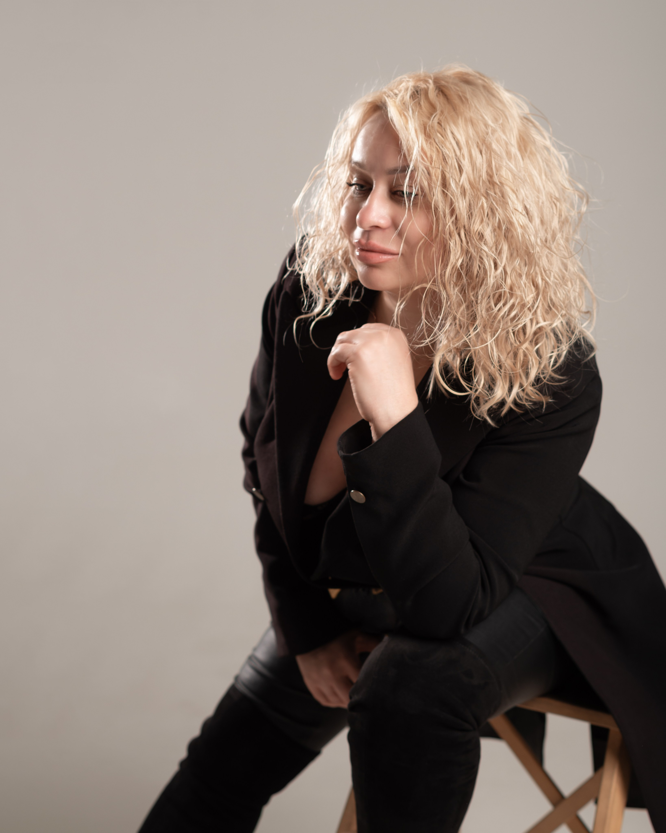 Женский портрет: classic. Фотограф Марина Доглядная Челябинск фотосессии с лошадьми, мотоциклами