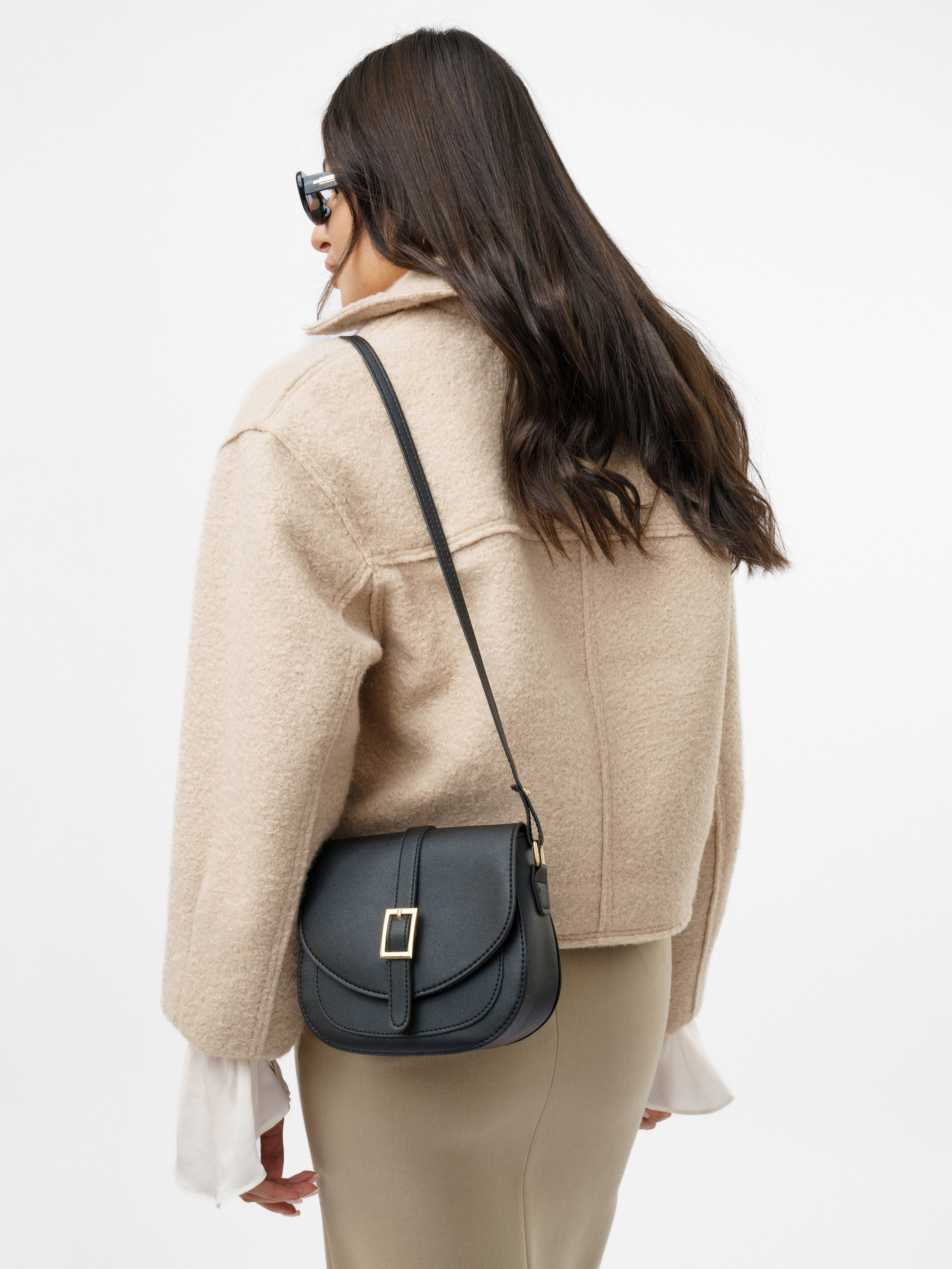 Съемка сумок со стилистом. KED Production — продакшн из СПб. Создаём фото, видео и контент, который помогает брендам и селлерам продавать больше