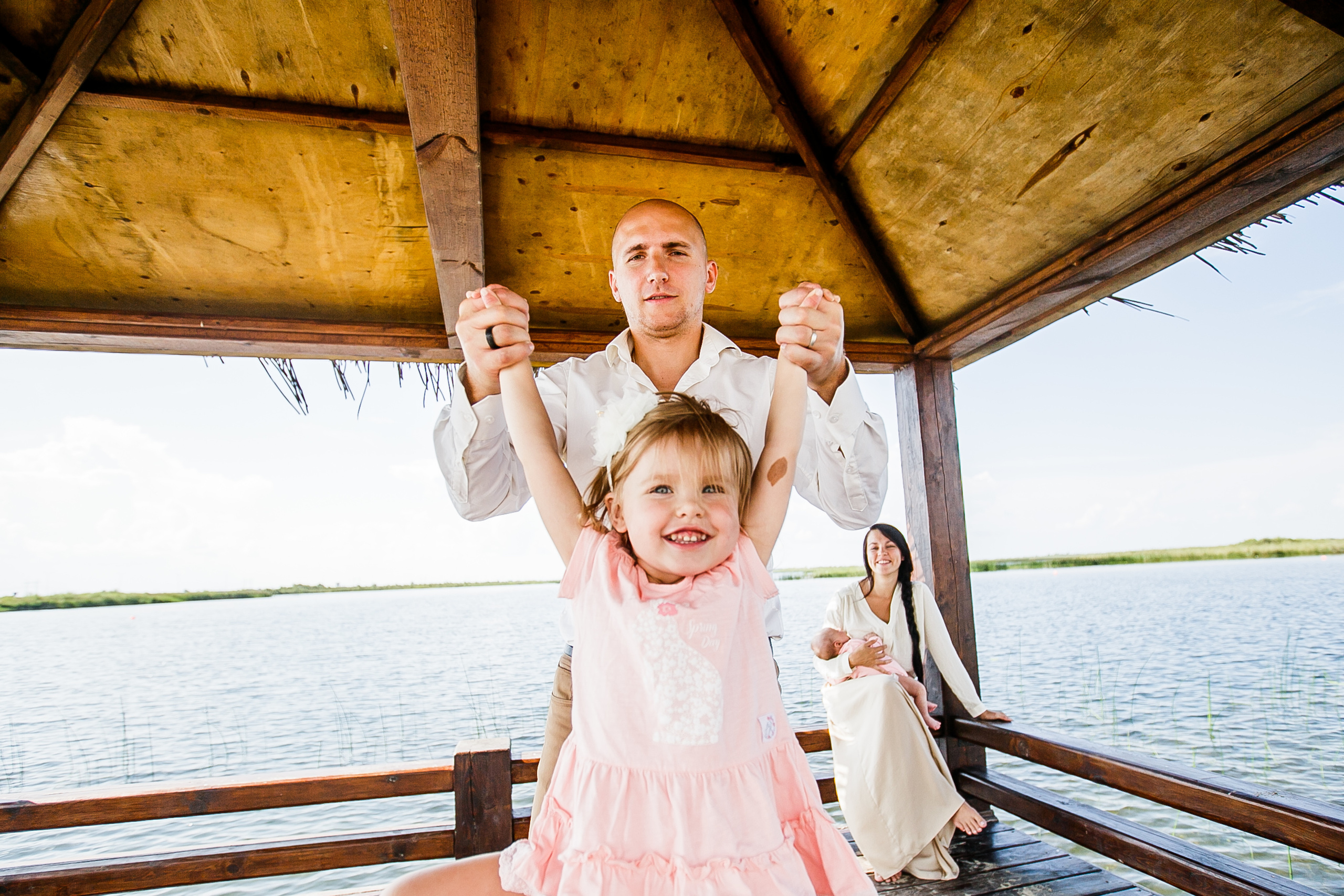 Семейная прогулка на озере Липовое. Фотограф Полина Егорова город Тюмень