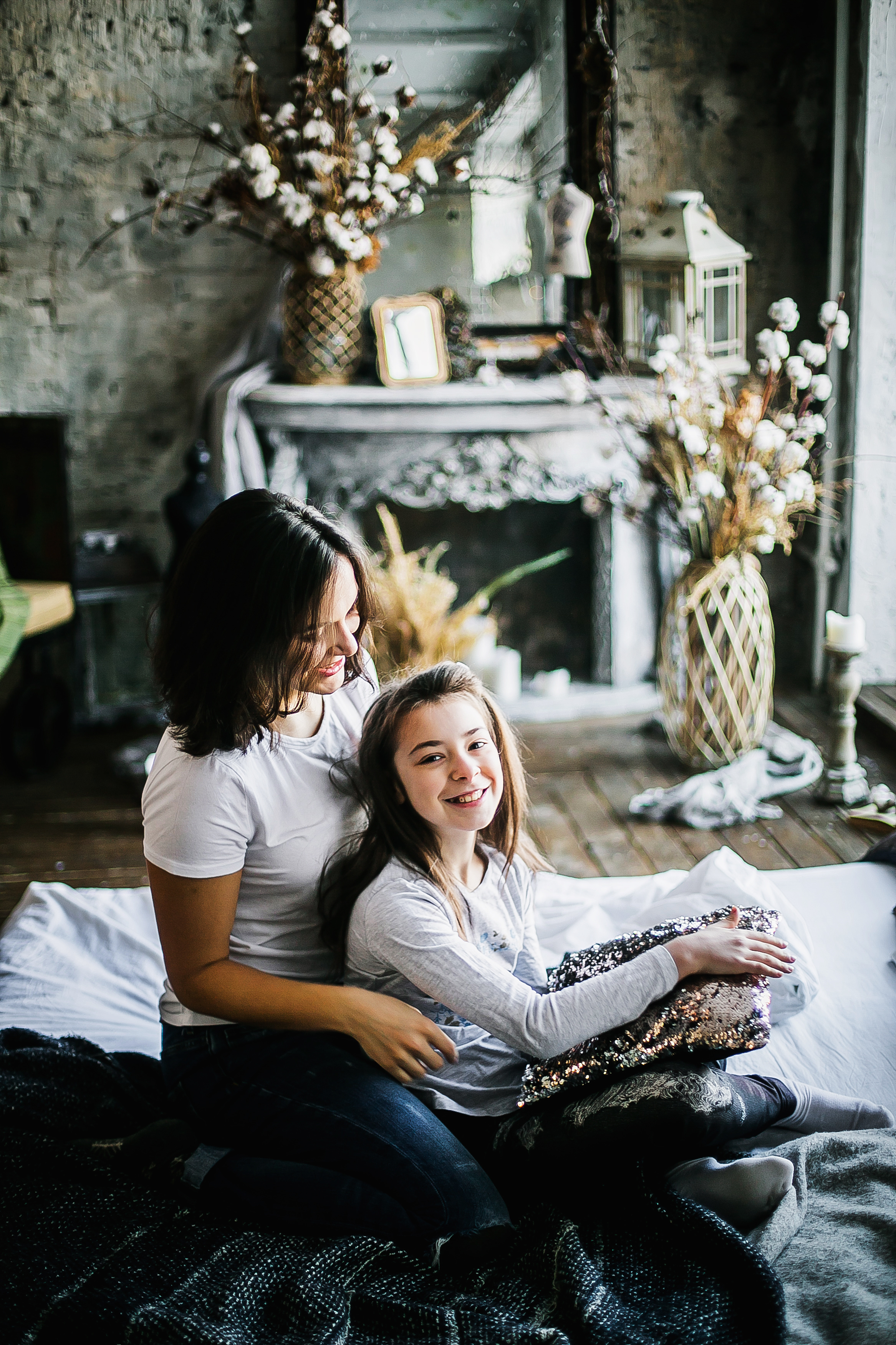 Елизавета приехала домой - к маме и младшей сестренке. Фотограф Полина Егорова город Тюмень