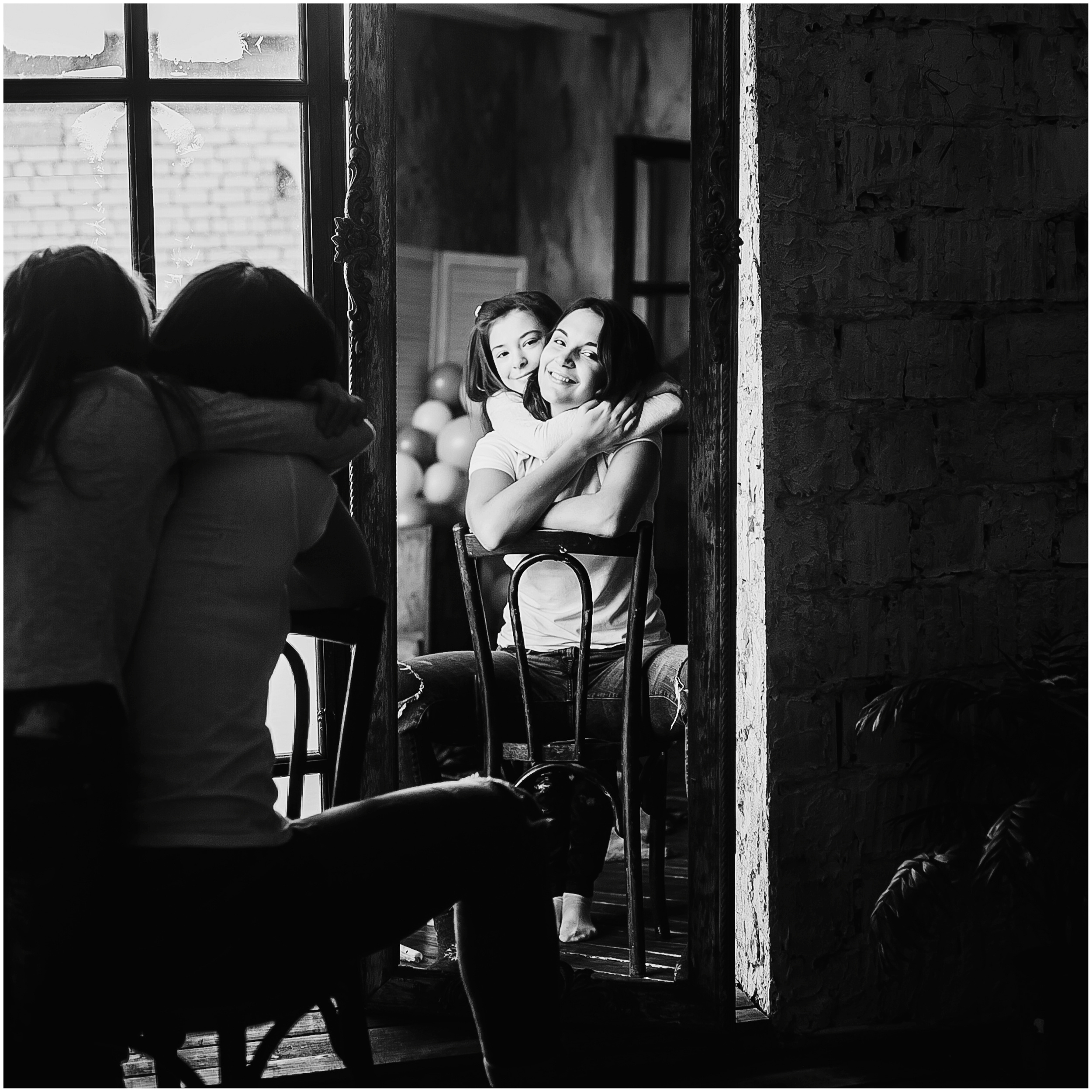 Елизавета приехала домой - к маме и младшей сестренке. Фотограф Полина Егорова город Тюмень