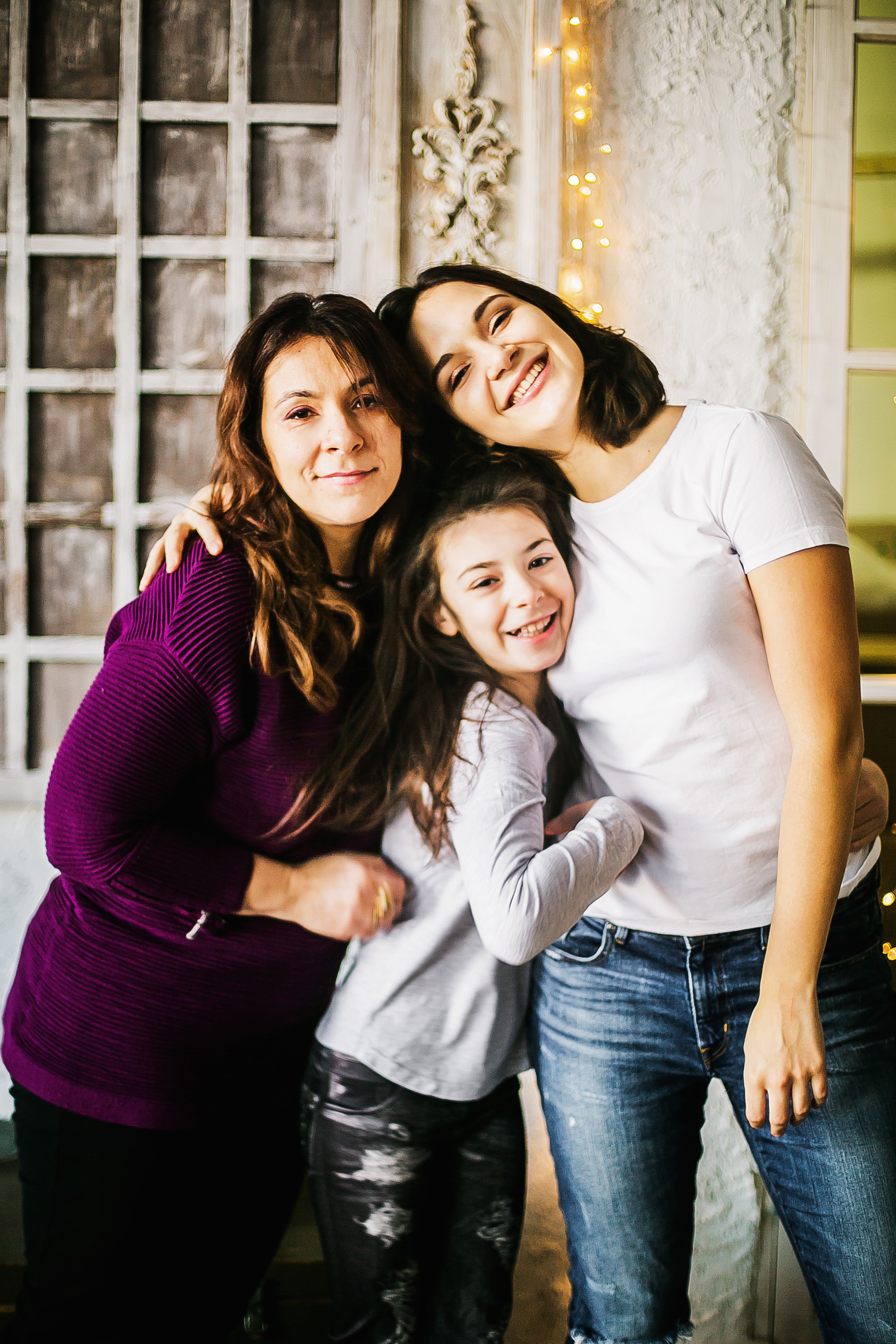 Елизавета приехала домой - к маме и младшей сестренке. Фотограф Полина Егорова город Тюмень