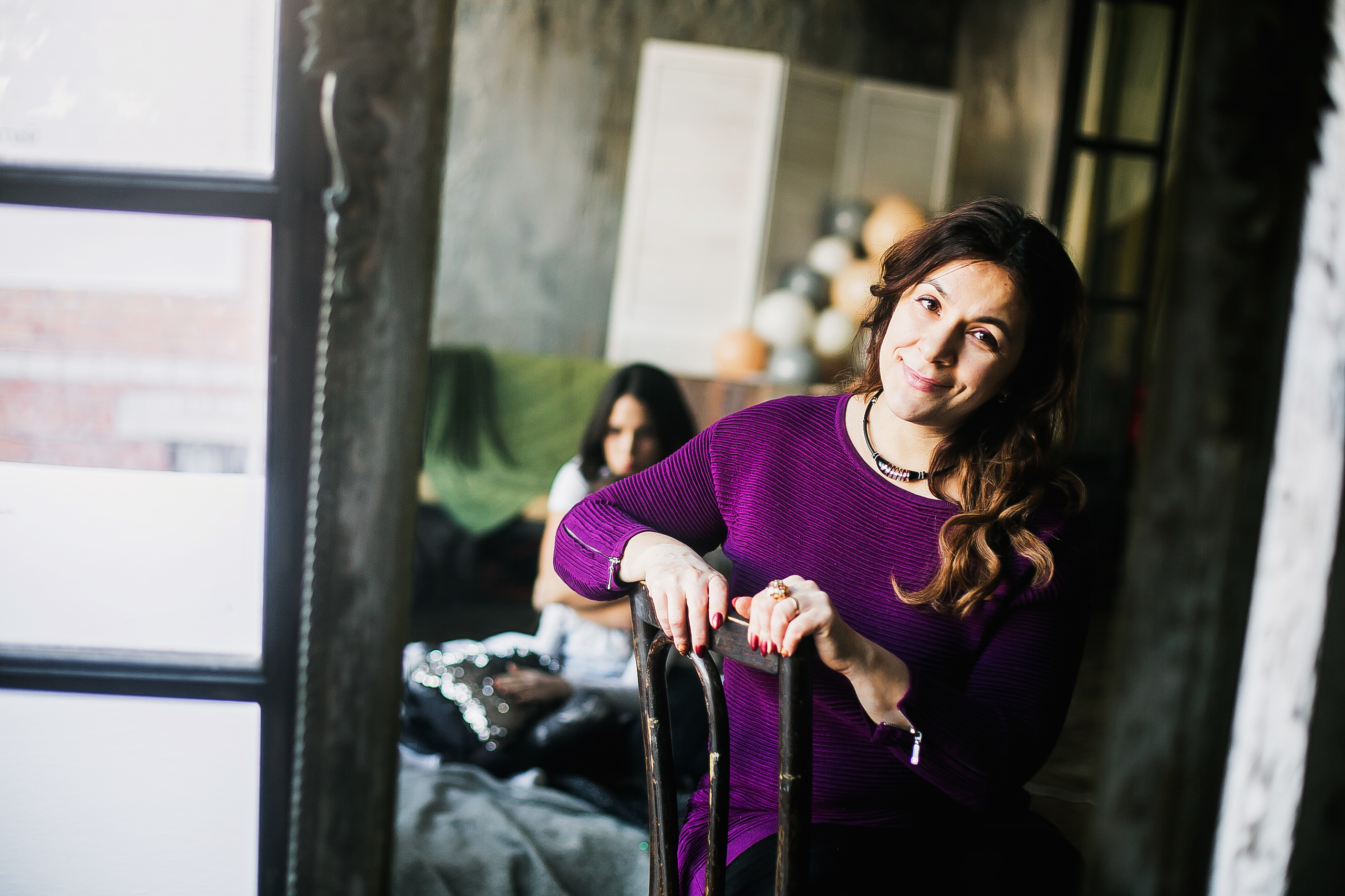 Елизавета приехала домой - к маме и младшей сестренке. Фотограф Полина Егорова город Тюмень