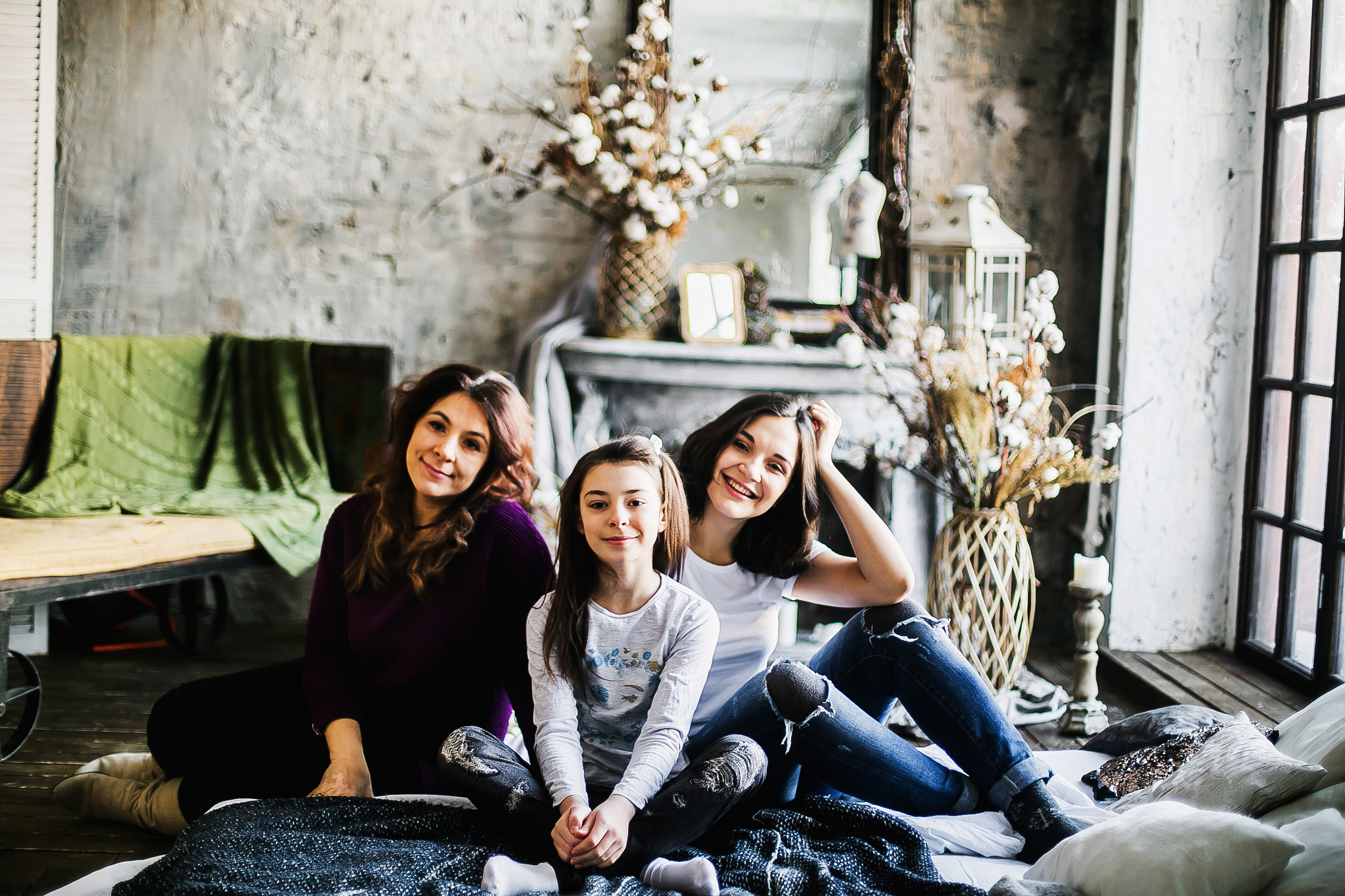 Елизавета приехала домой - к маме и младшей сестренке. Фотограф Полина Егорова город Тюмень