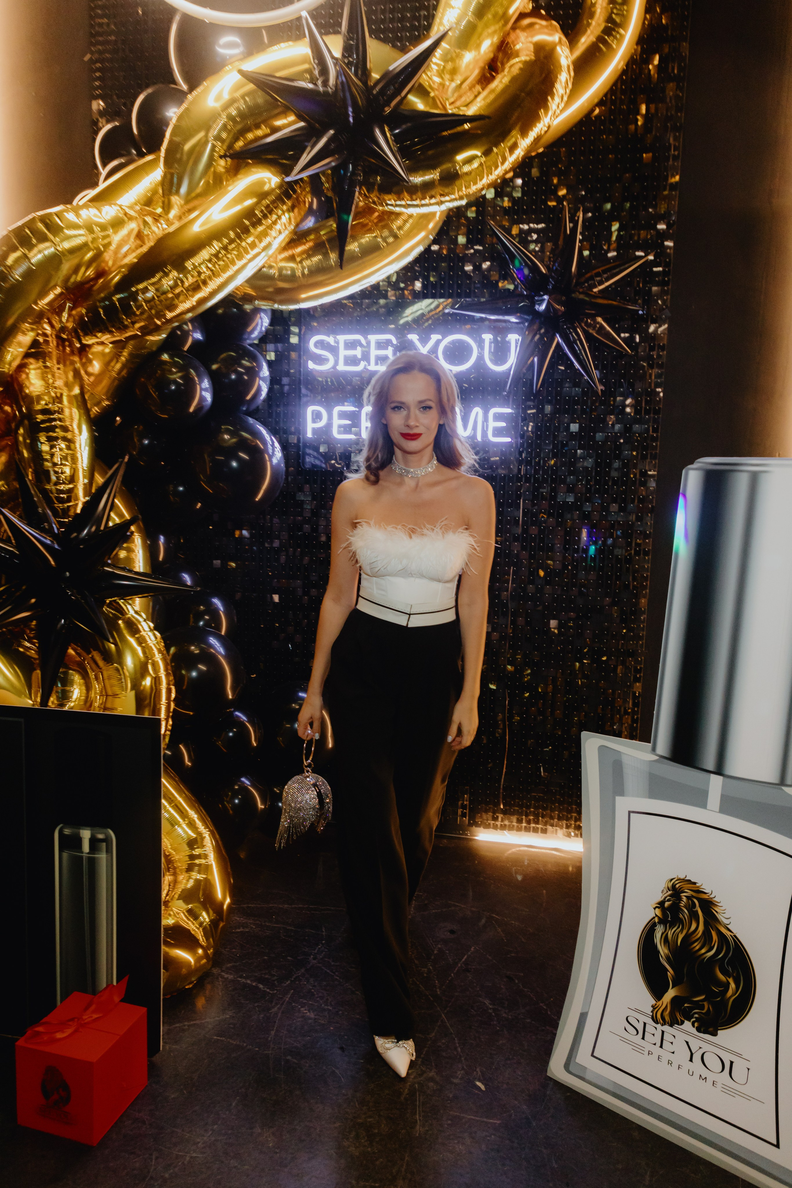 See `You Perfume. Фотограф в Москве и Санкт-Петербурге Дарина