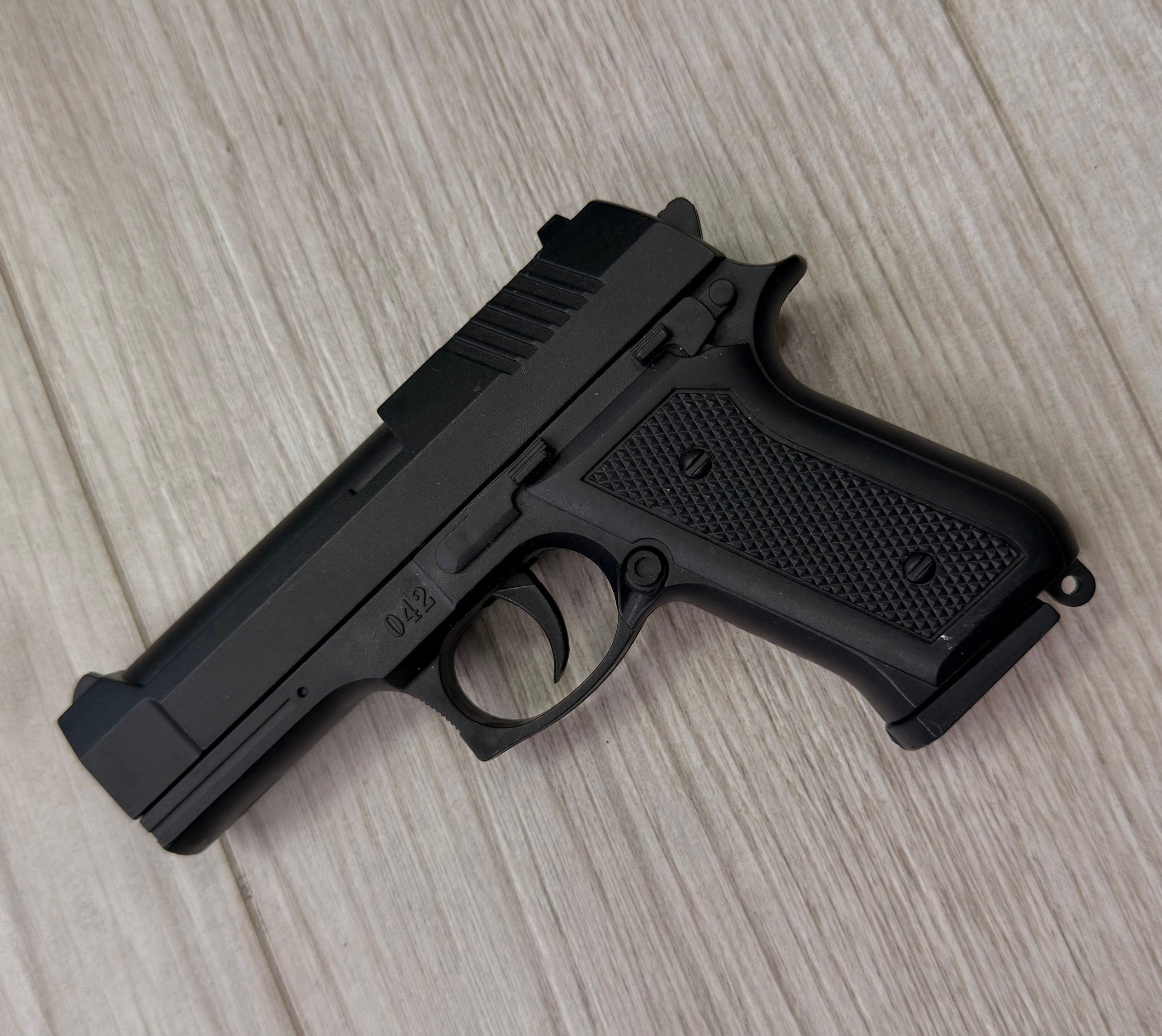 Оружейная в аренду. Аренда костюмов, платьев и реквизита для фотосессий на Камчатке