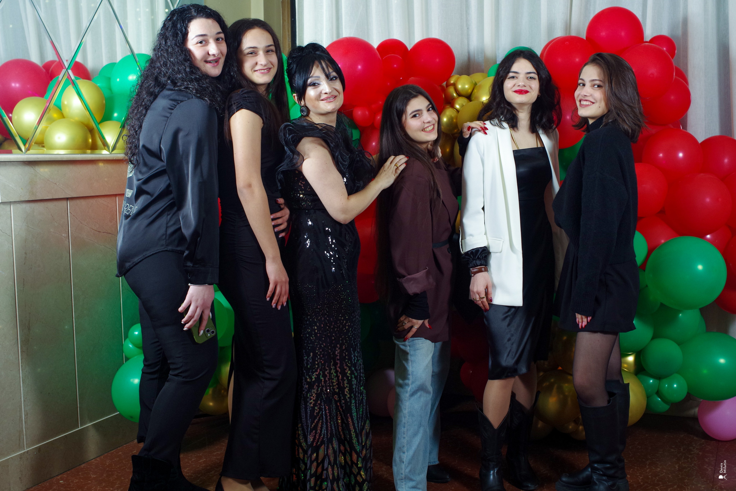 English Versale. Портретный фотограф Денис Милютин