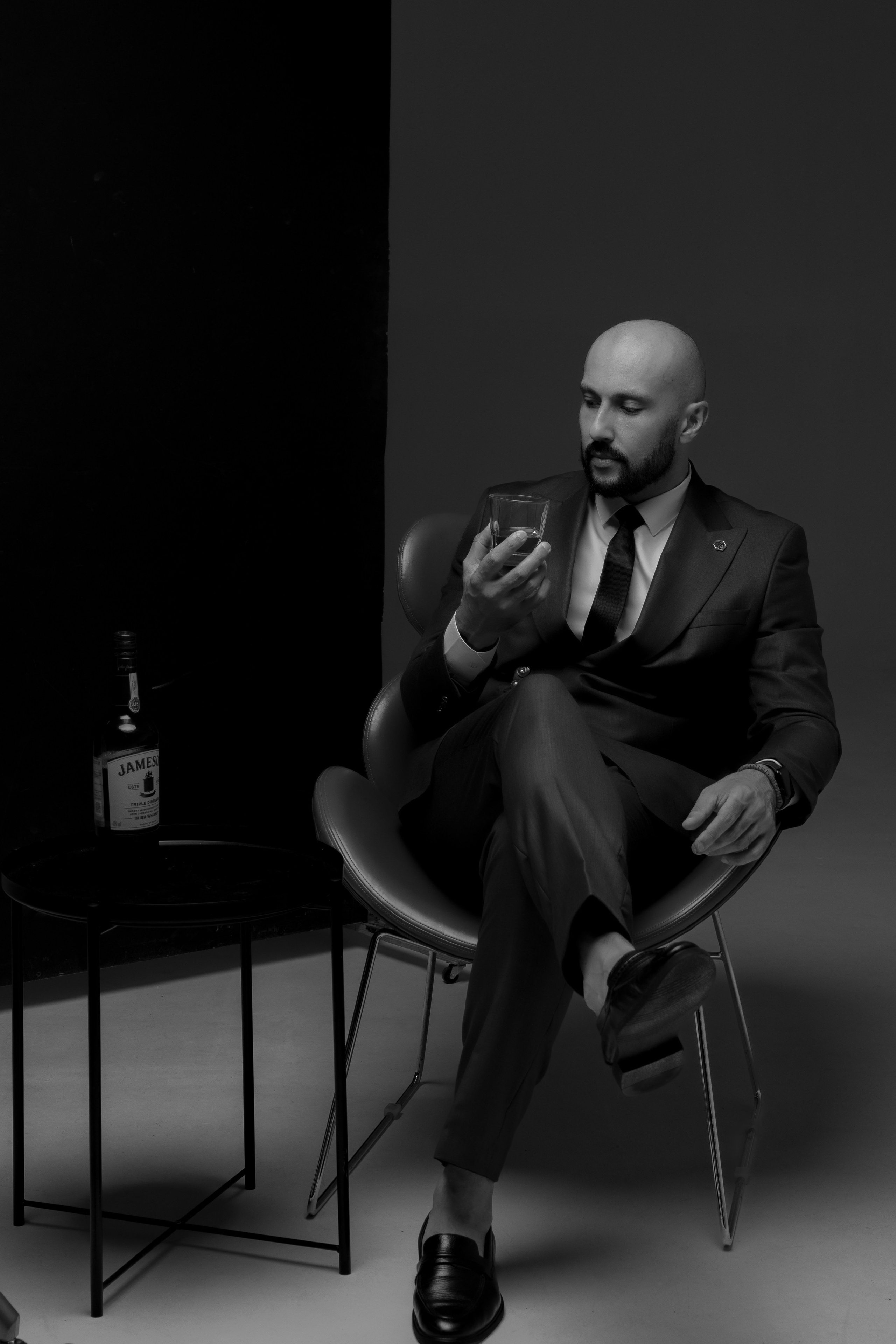 Мужская студийная фотосессия. Свадебный фотограф Калининград