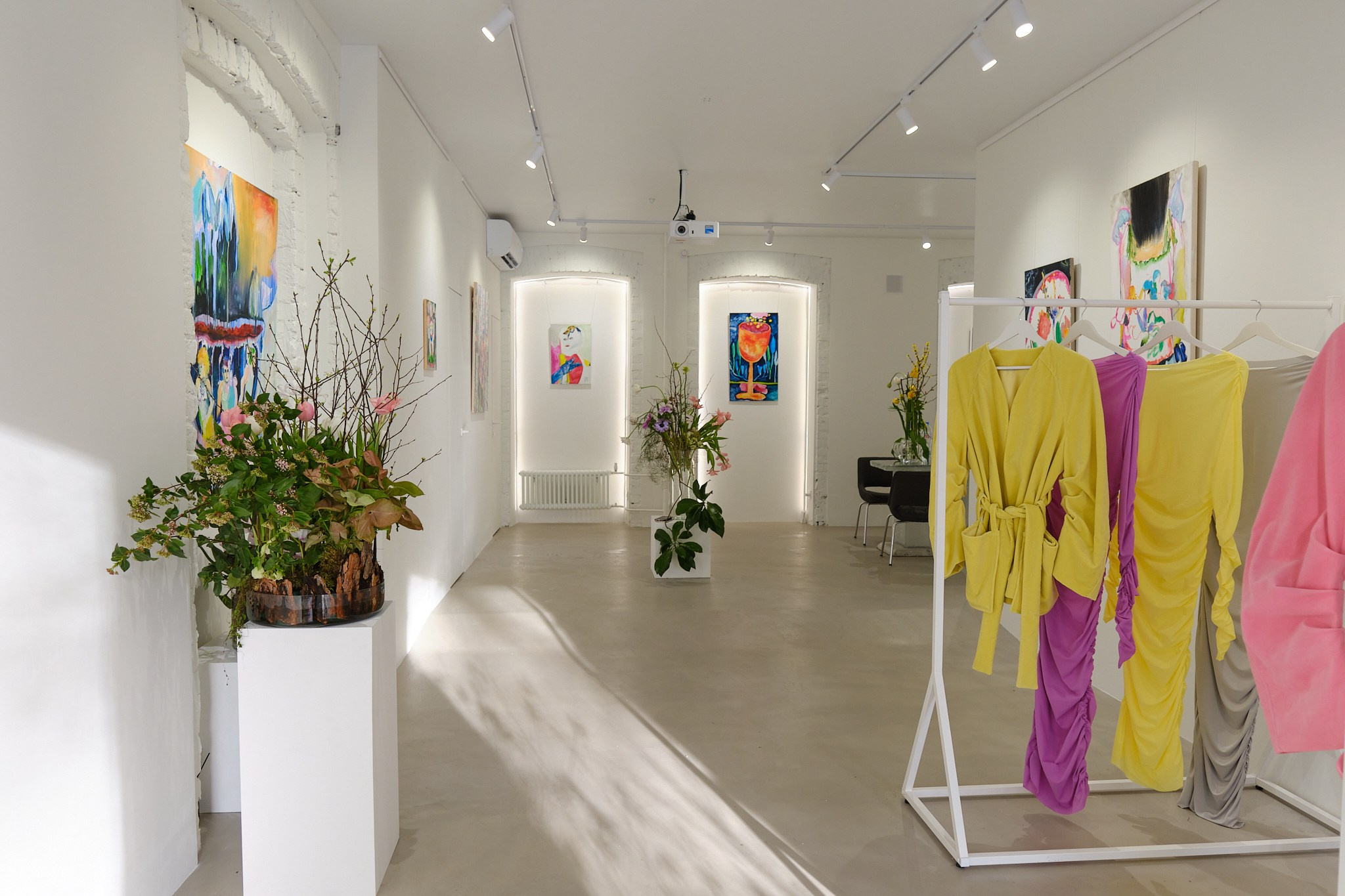 Открытие выставки Ники Черняевой в Art x Fashion «Мой маленький сад». Портретный и репортажный фотограф в Москве Острикова Анастасия