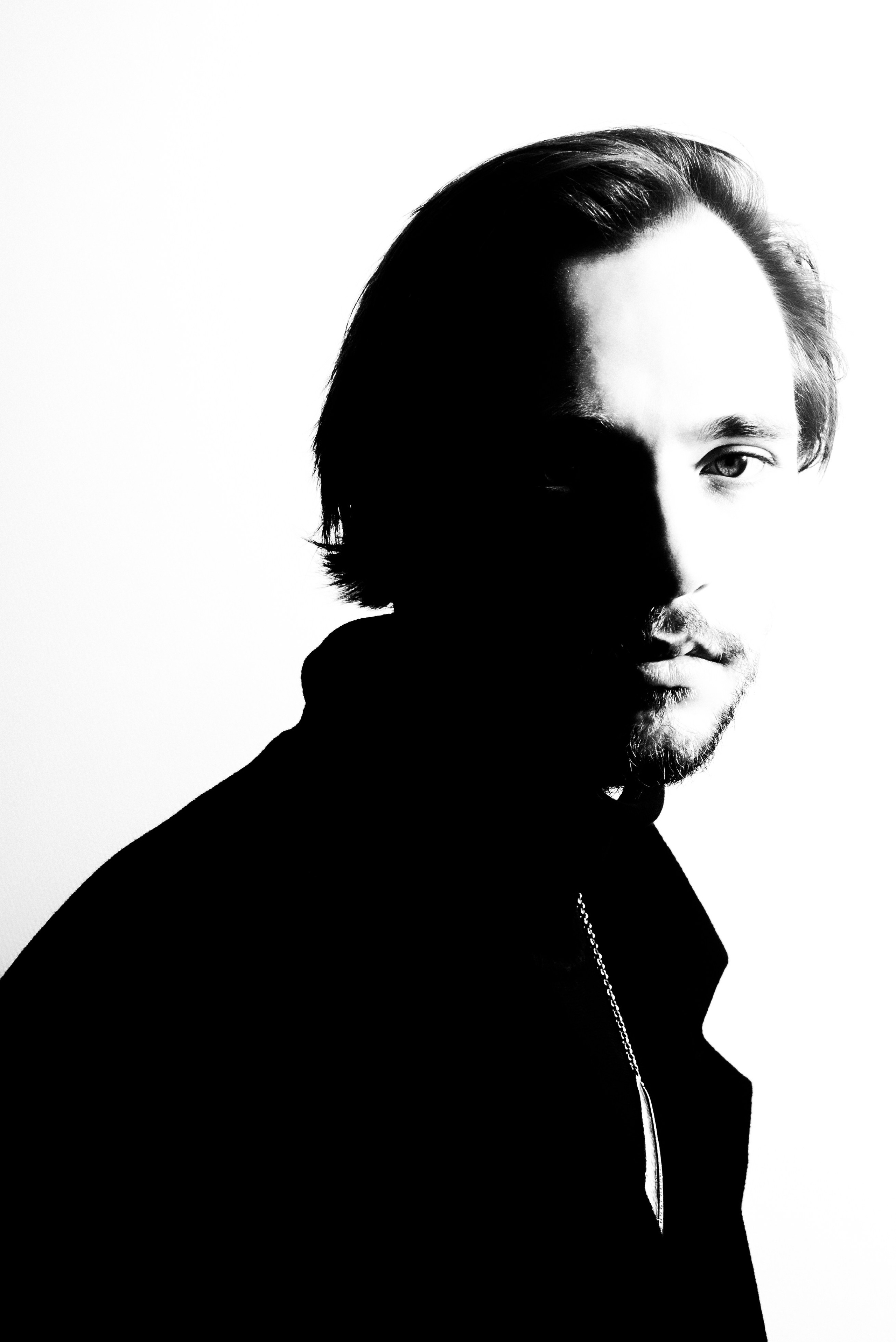 Съёмка для солиста группы в квартире. Фотоведьма Дарья Нечинская