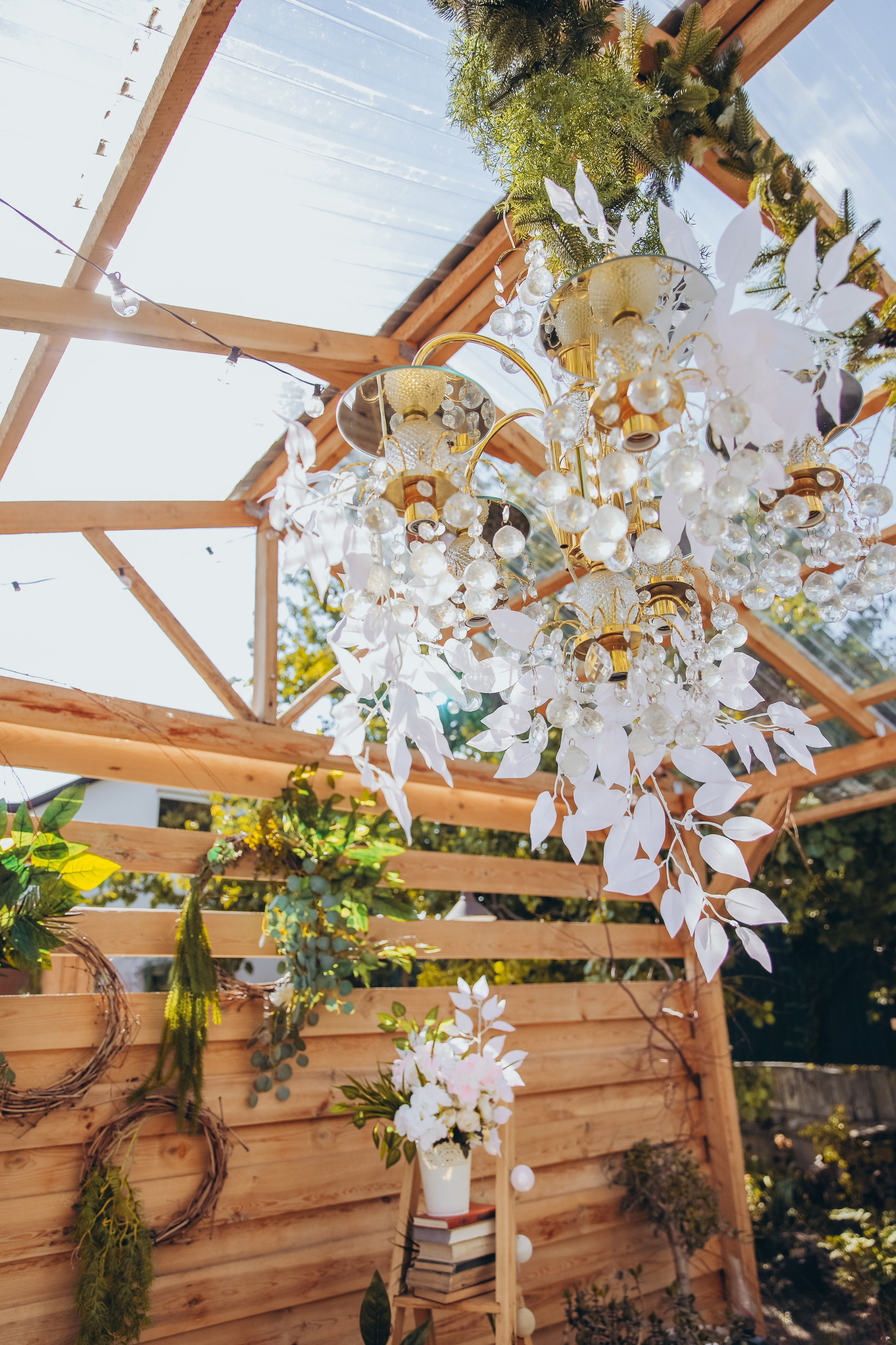 Уличная локация «Лесной дом». Фотостудия в Мариуполе «Берлога»