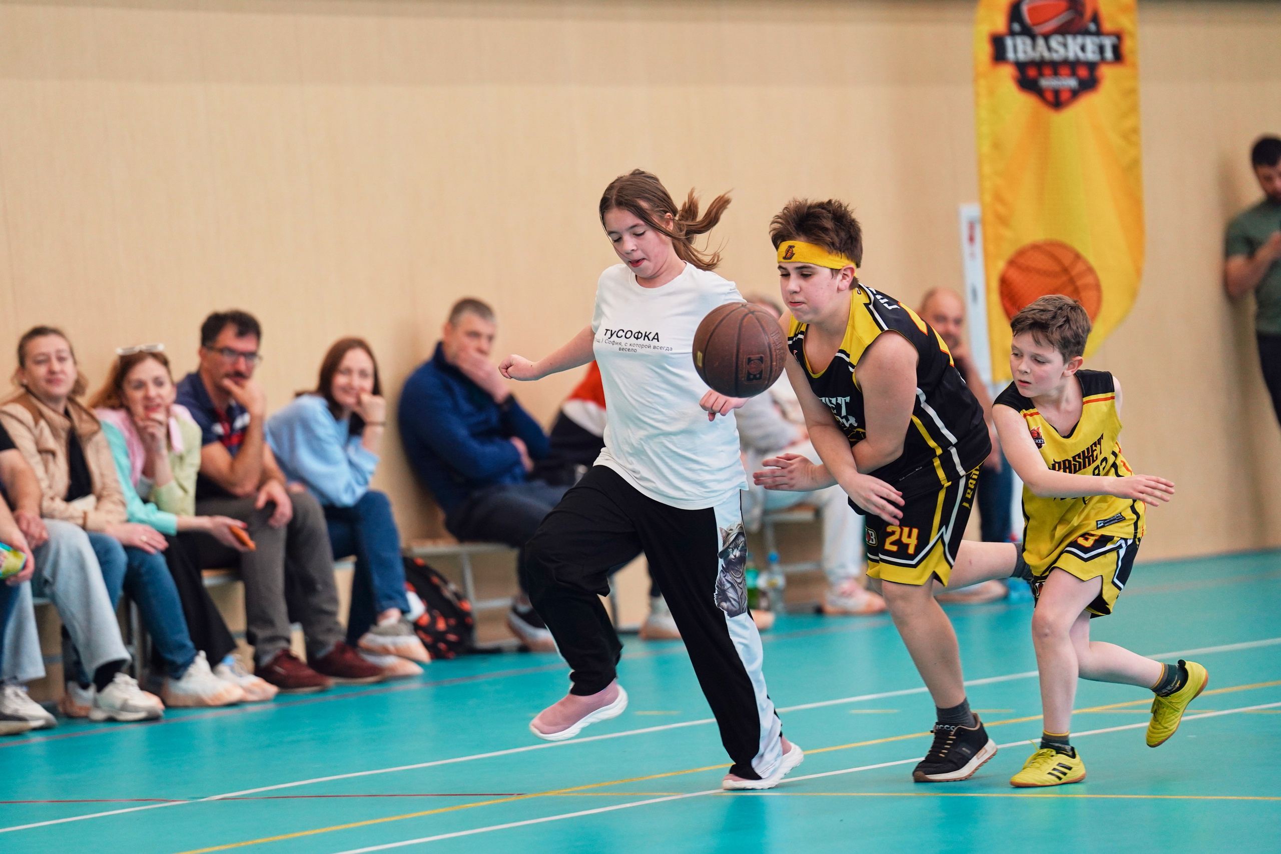 Репортаж с баскетбола (дети). Портретный и репортажный фотограф Вадим Эпов