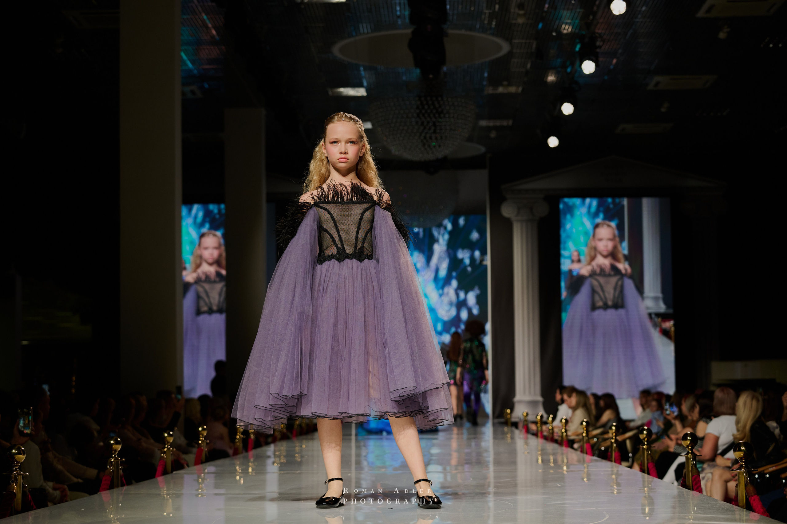 ESTET FASHION WEEK ВЕСНА — 2025. Фотограф Роман Адлер