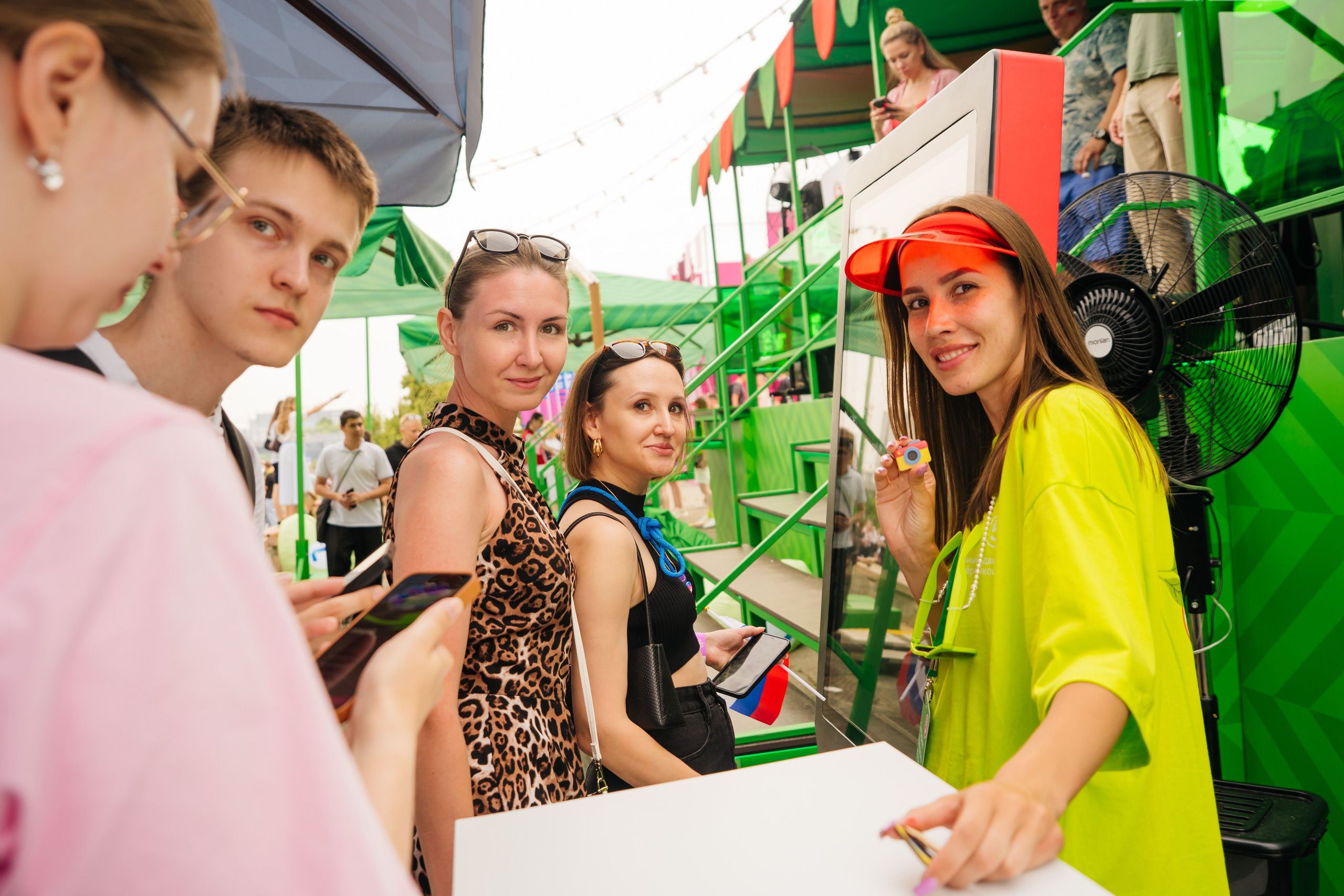 Пятерочка на VK фесте. Видеограф и Фотограф в Челябинске Ксения и Владимир Рюмины