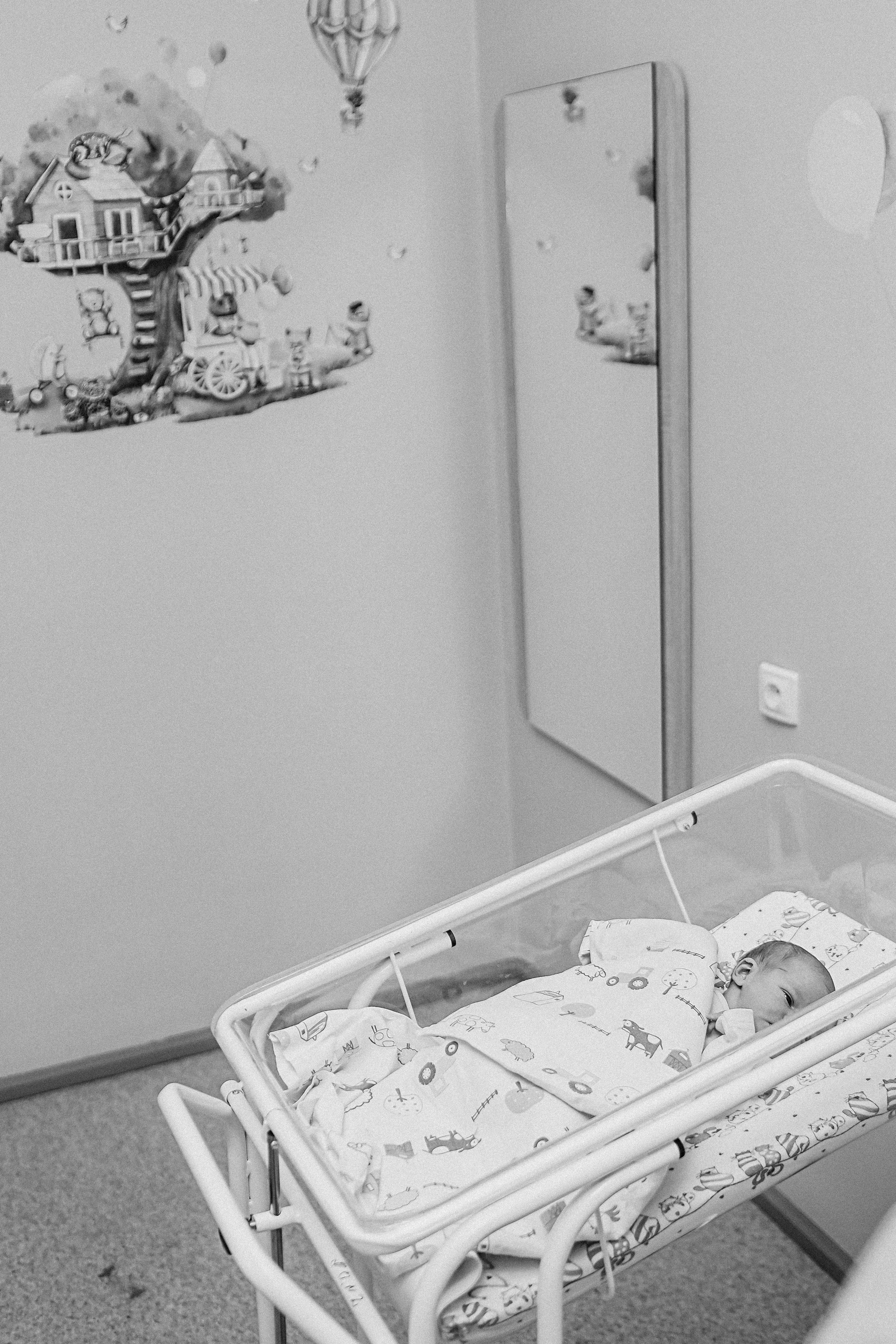 Выписка палата+внизу ПЦЭ. Семейный фотограф Тюмень, фотограф на роды Салмина Мария