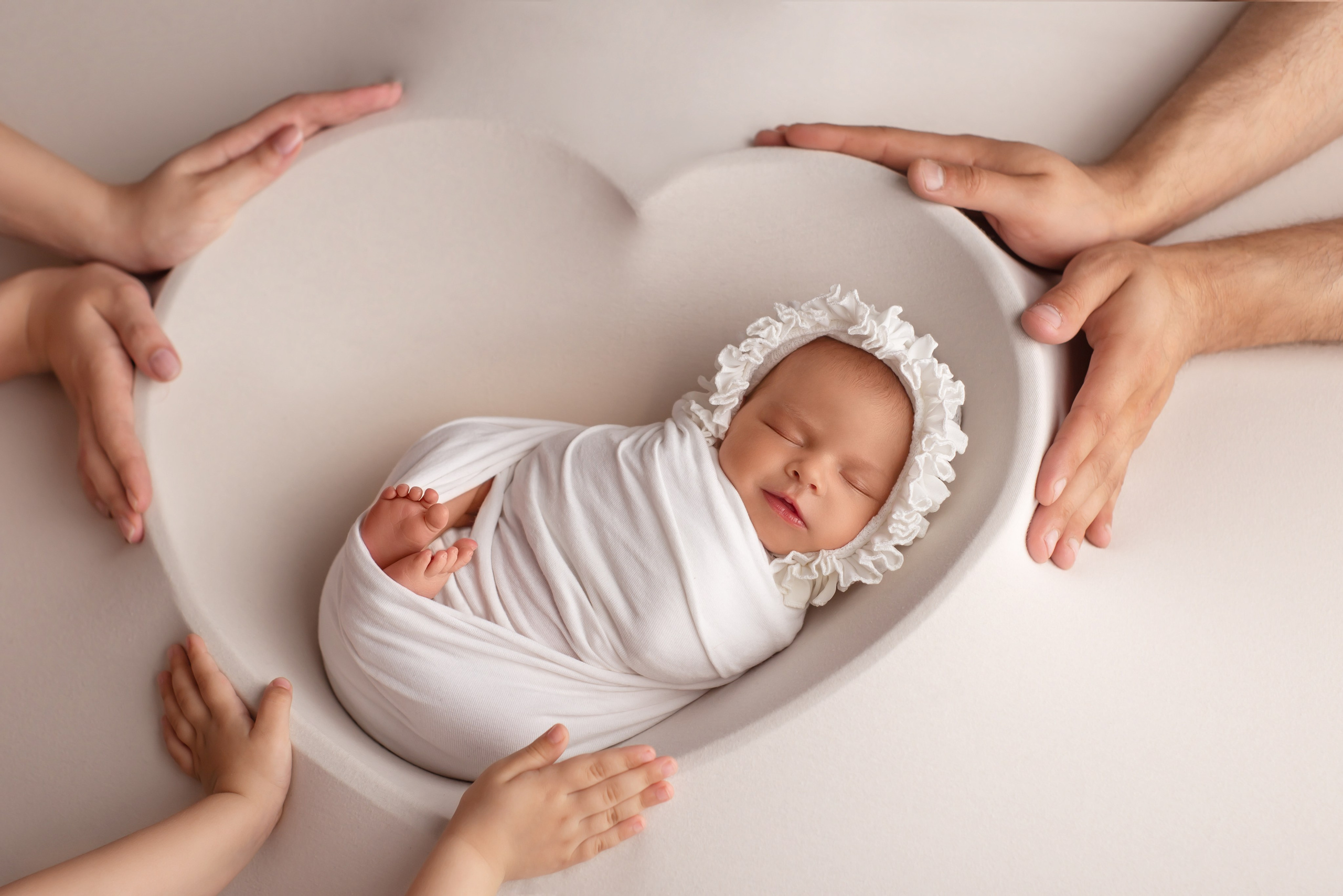 Новорождённые. Оля Март. Фотограф новорождённых город Лида. Фотограф на годик в Лиде