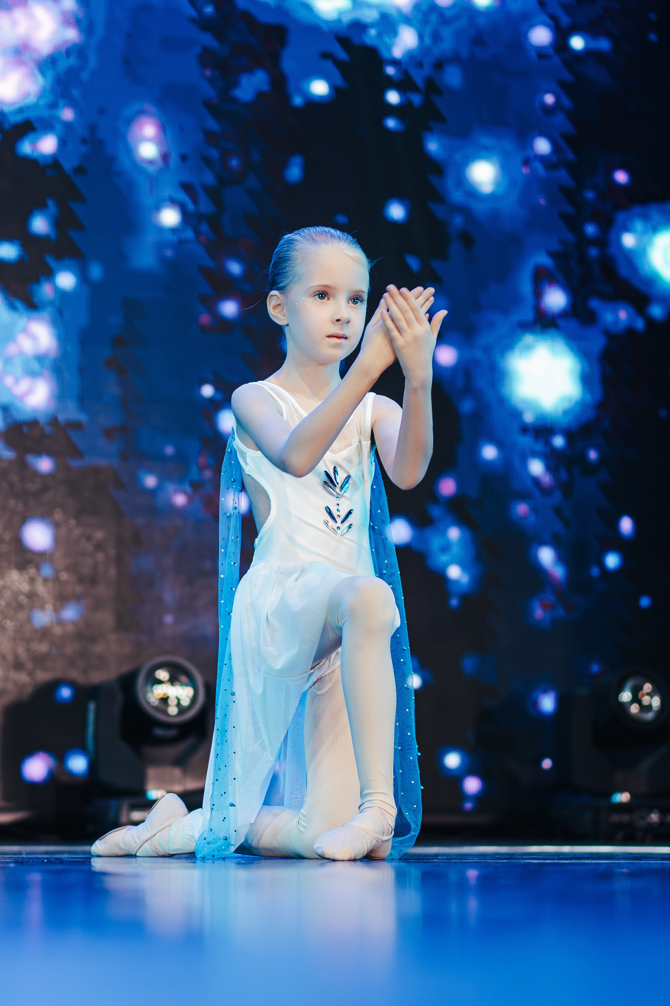 БАЛЕТ С ДВУХ ЛЕТ / 22.12.24 новогоднее выступление деток. Репортажный фотограф в Санкт-Петербурге Никита Лу