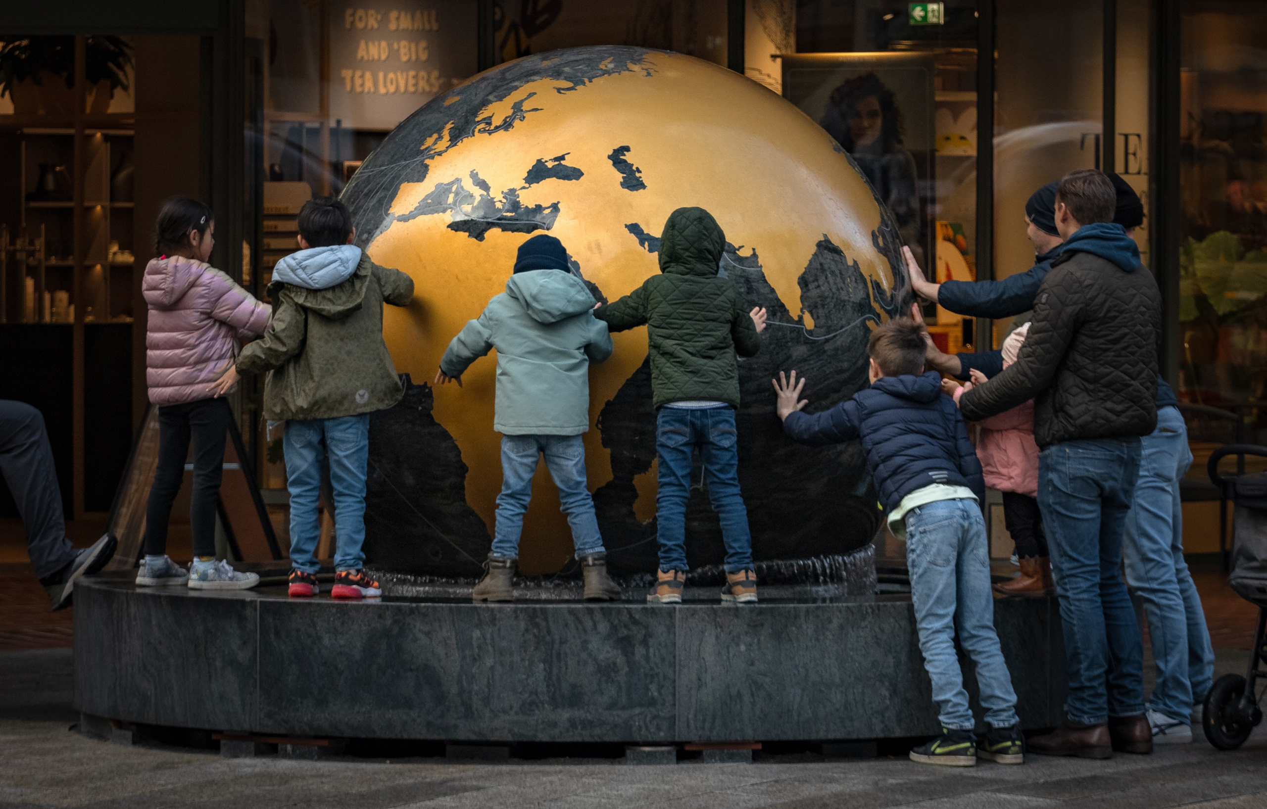 STREET. NE Cinema — backstage and reportage photography in cinema, music, Automotive and sport