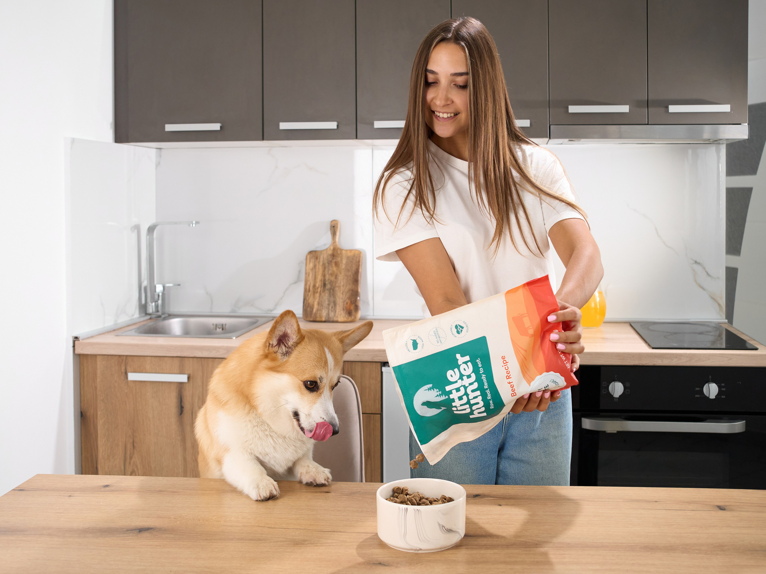 Advertising shooting with animals. Pets in advertising. Dog photographer Averianova Anna — Art photography of dogs