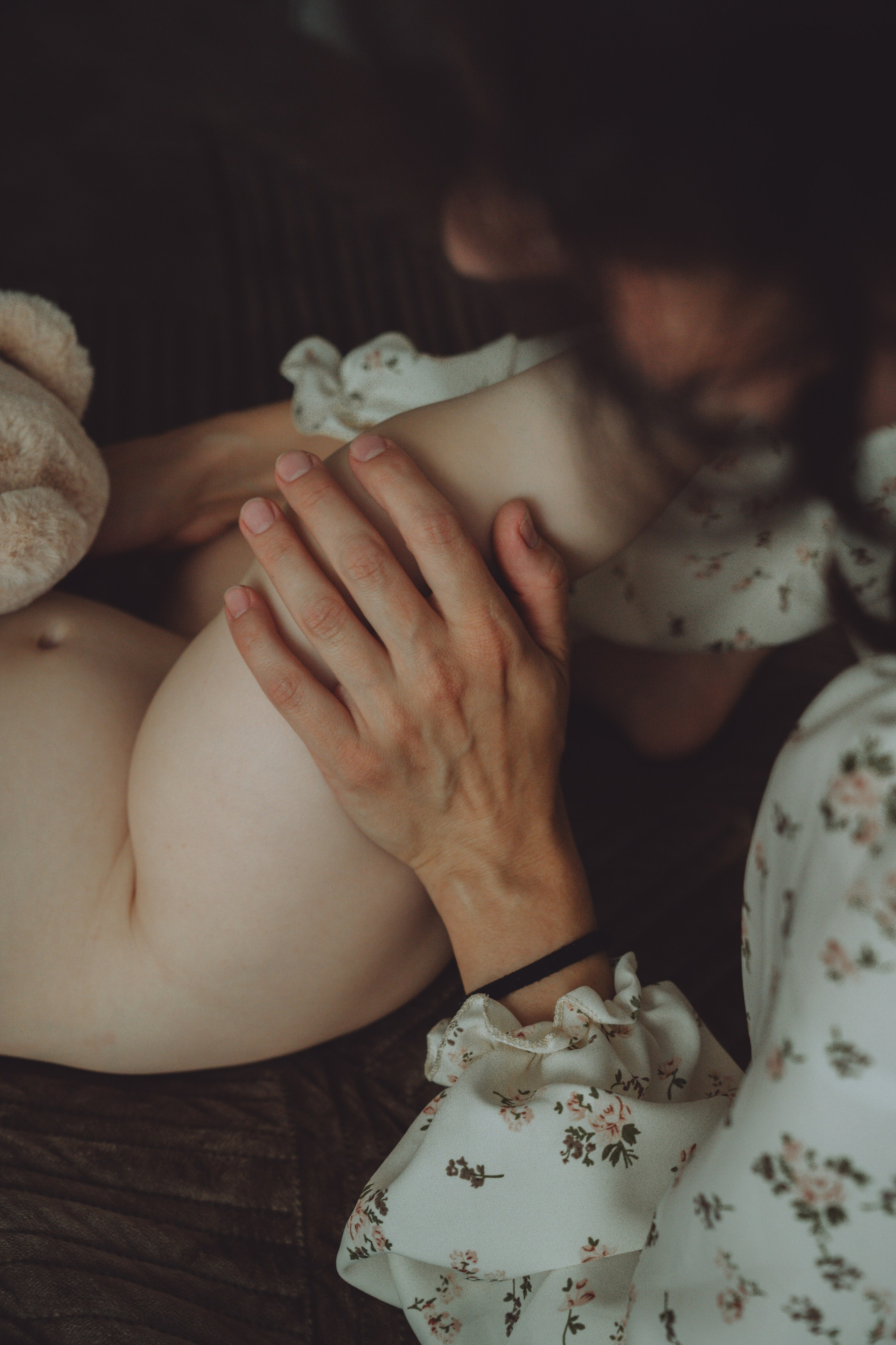 МАТЕРИНСТВО — ЭТО ПУТЬ, ГДЕ МАЛЕНЬКИЕ ЛАДОШКИ ВЕДУТ К БОЛЬШИМ ОТКРЫТИЯМ. Семейный и детский фотограф Анна Бренч