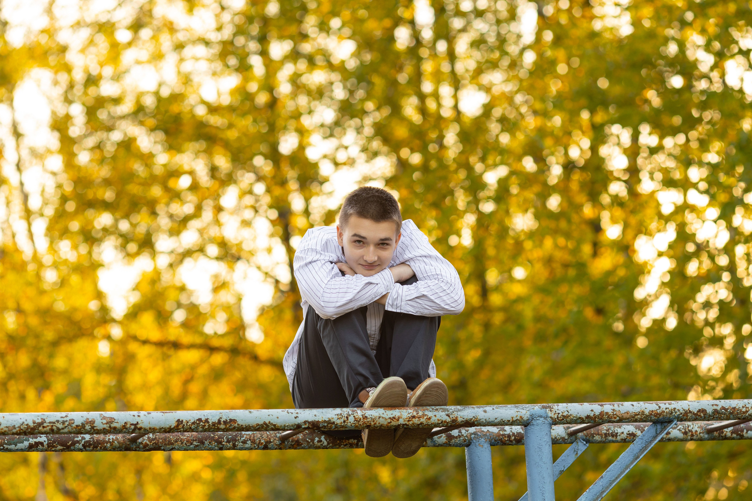 Осенняя фотосессия у школы с учителем. Семейный и детский фотограф Анна Петракова