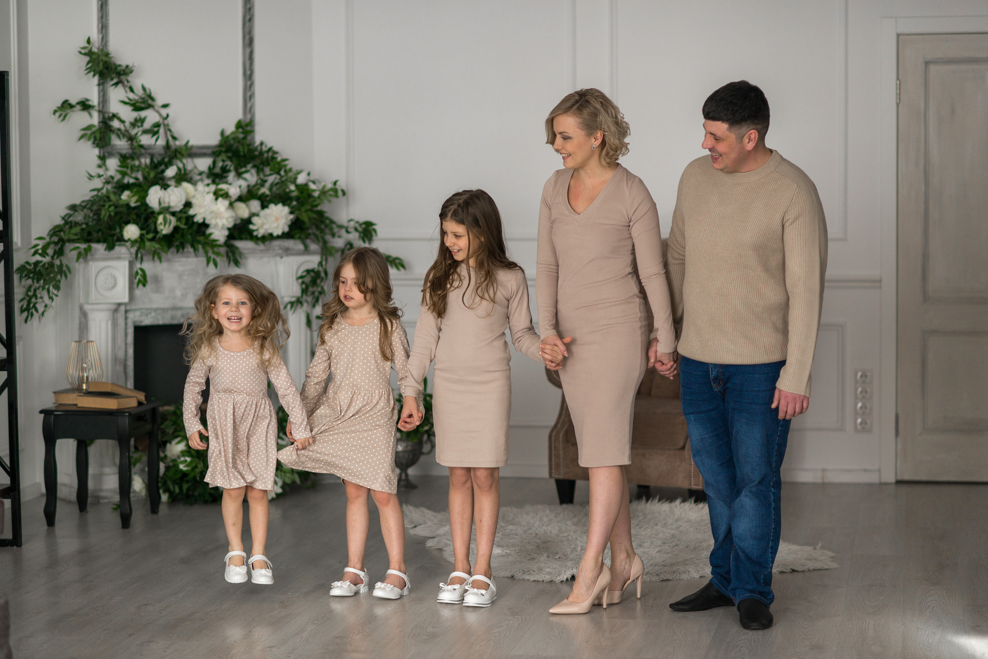 Семейная съёмка в студии. Семейный фотограф в Домодедово и Москве Елена Пичугина