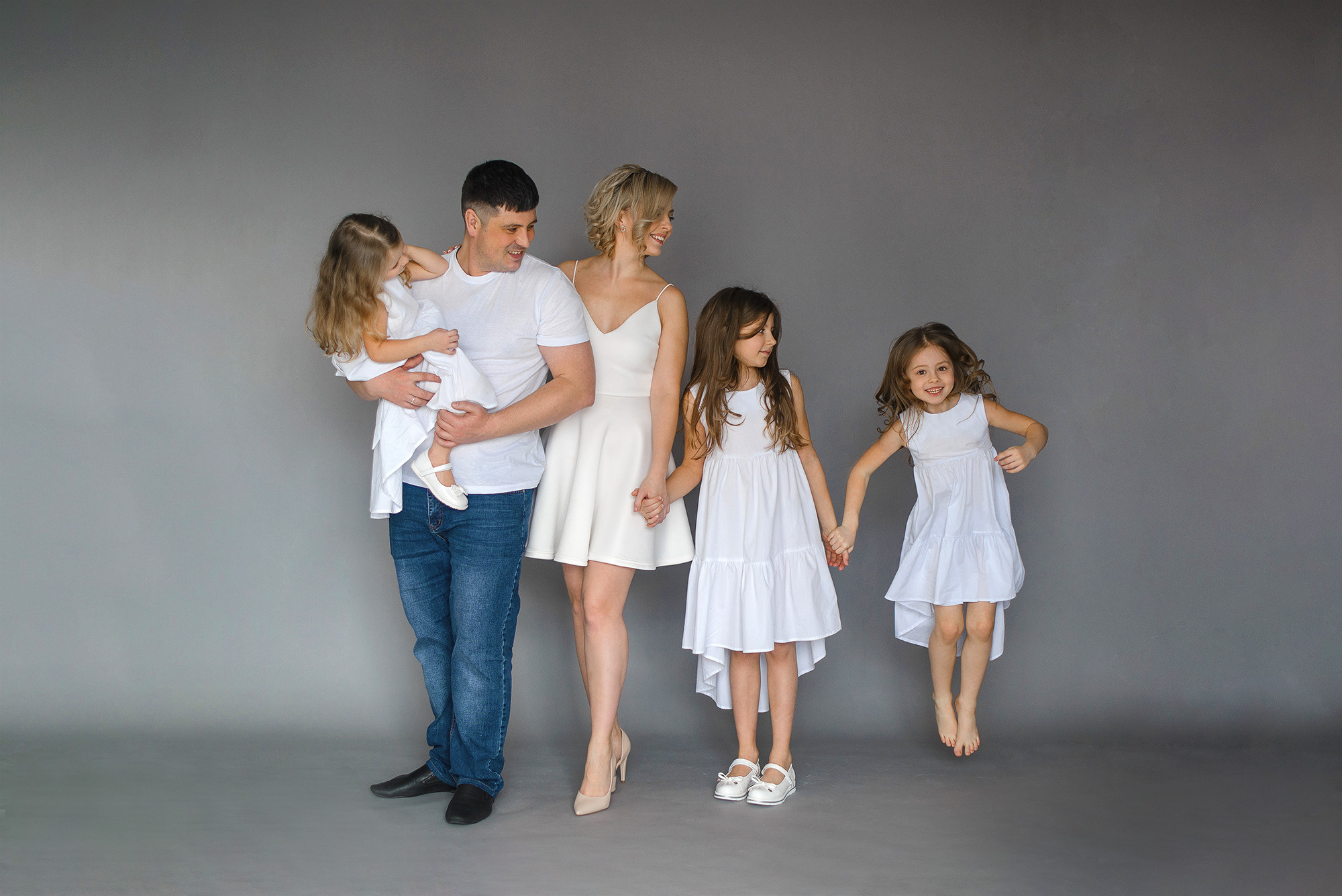 Семейная съёмка в студии. Семейный фотограф в Домодедово и Москве Елена Пичугина