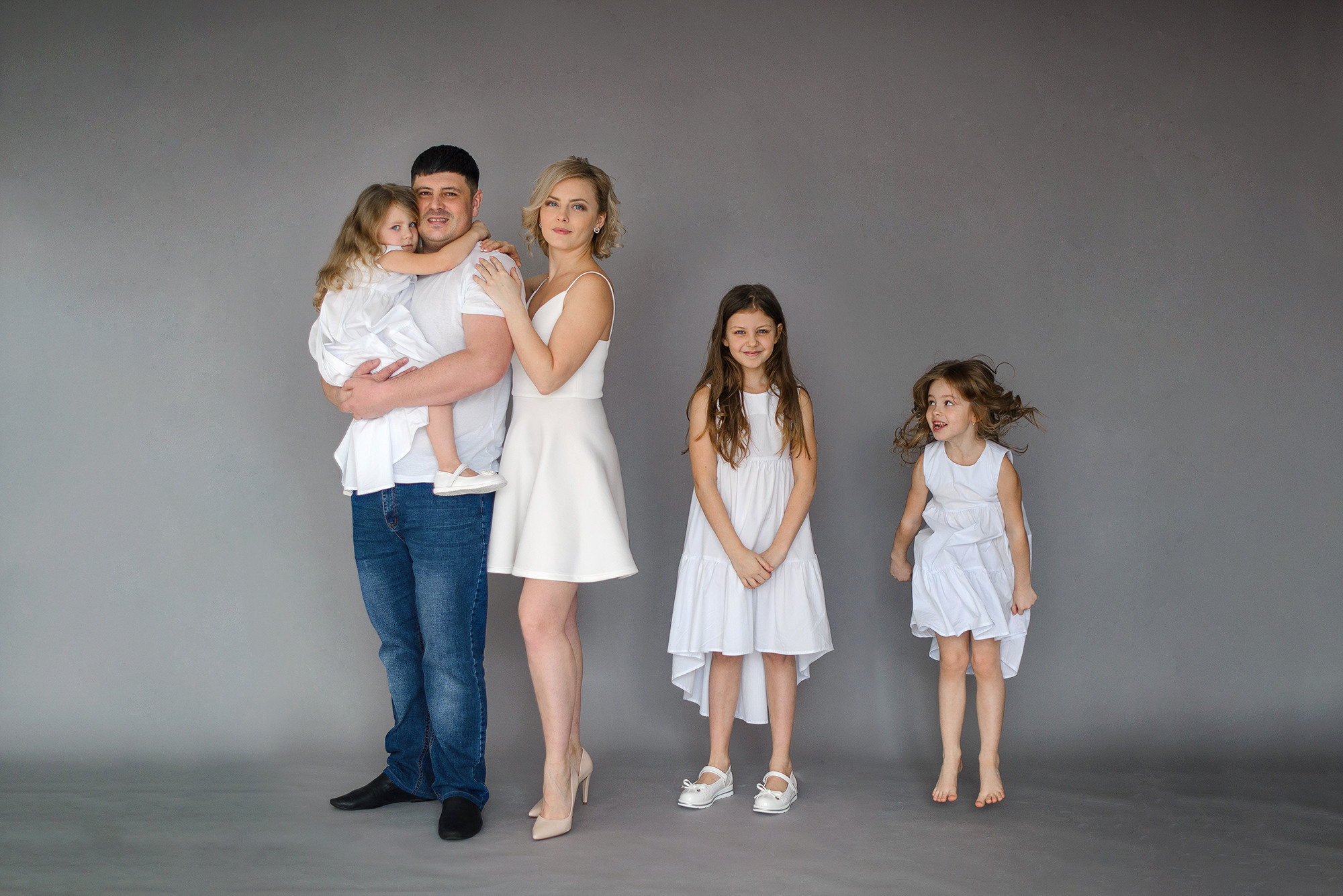 Семейная съёмка в студии. Семейный фотограф в Домодедово и Москве Елена Пичугина