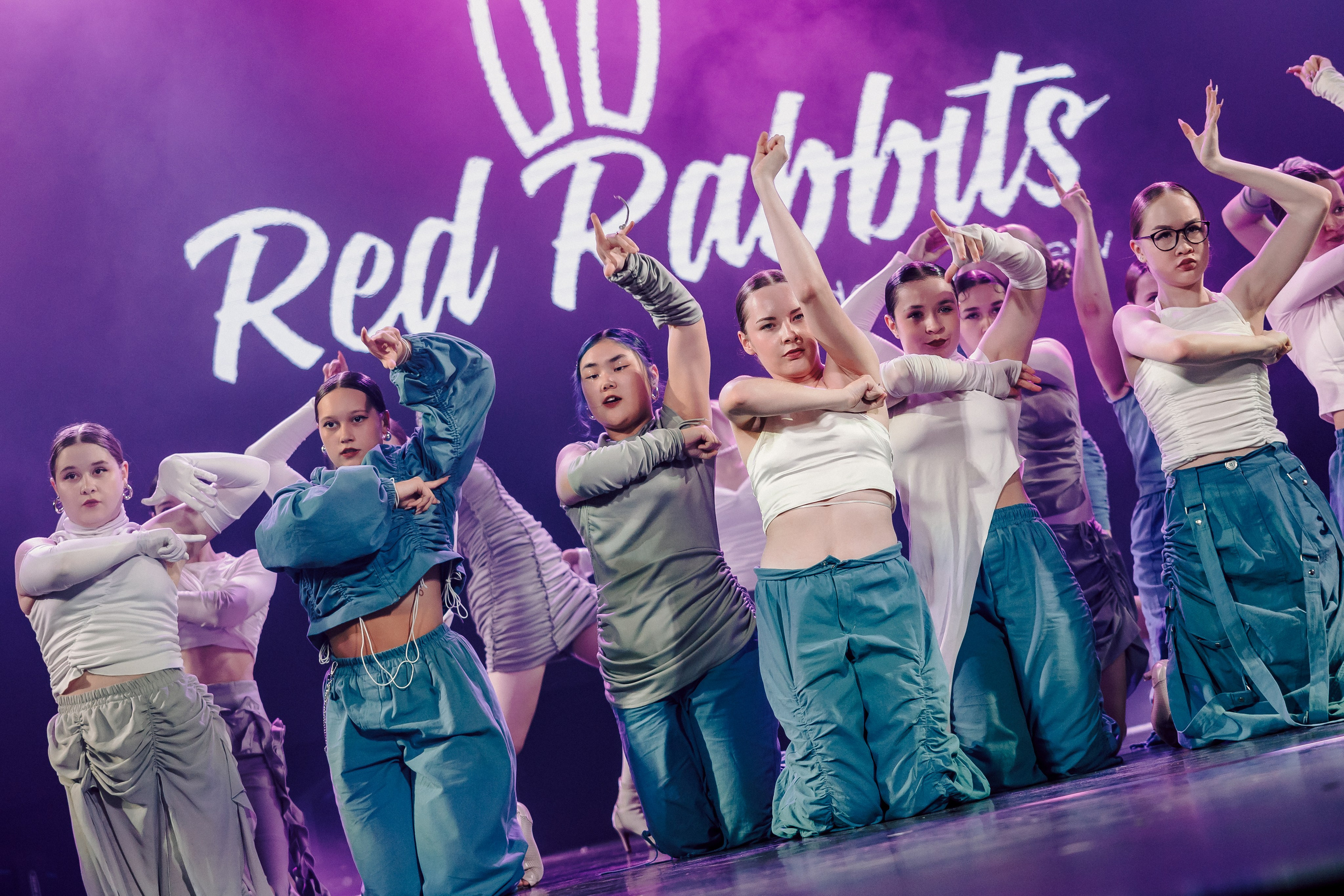Отчётный концерт танцевальной школы «Red Rabbits» 2025. Лёшка Варзегов — фотограф