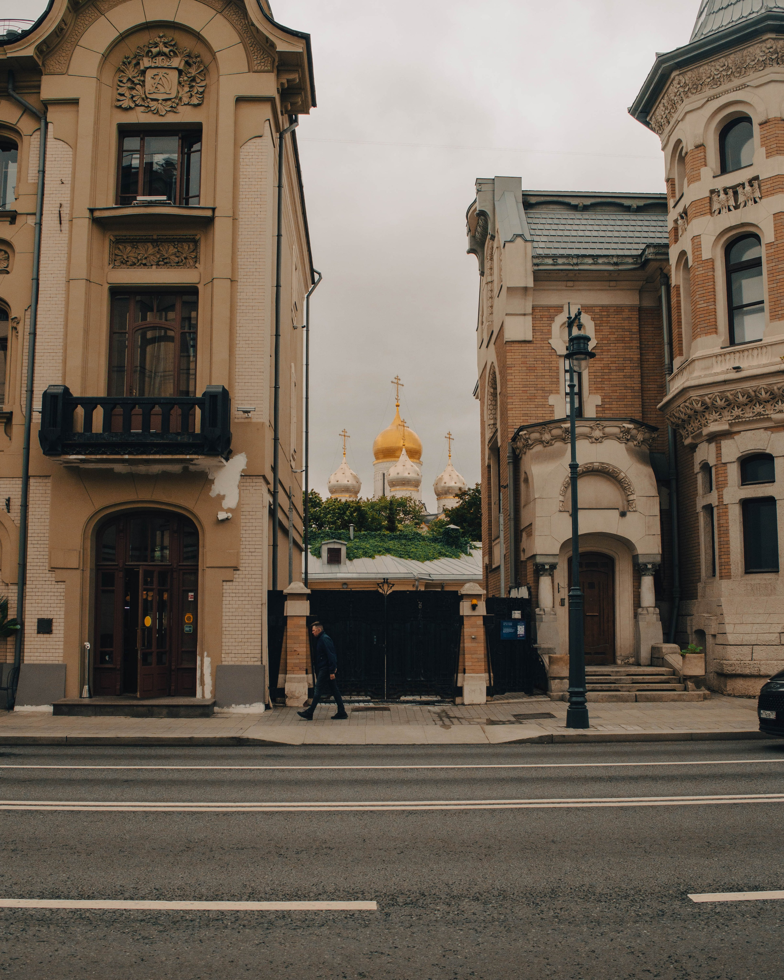 Типология «Стикербомбинг в городе». Фотограф Анастасия Лощакова в Москве