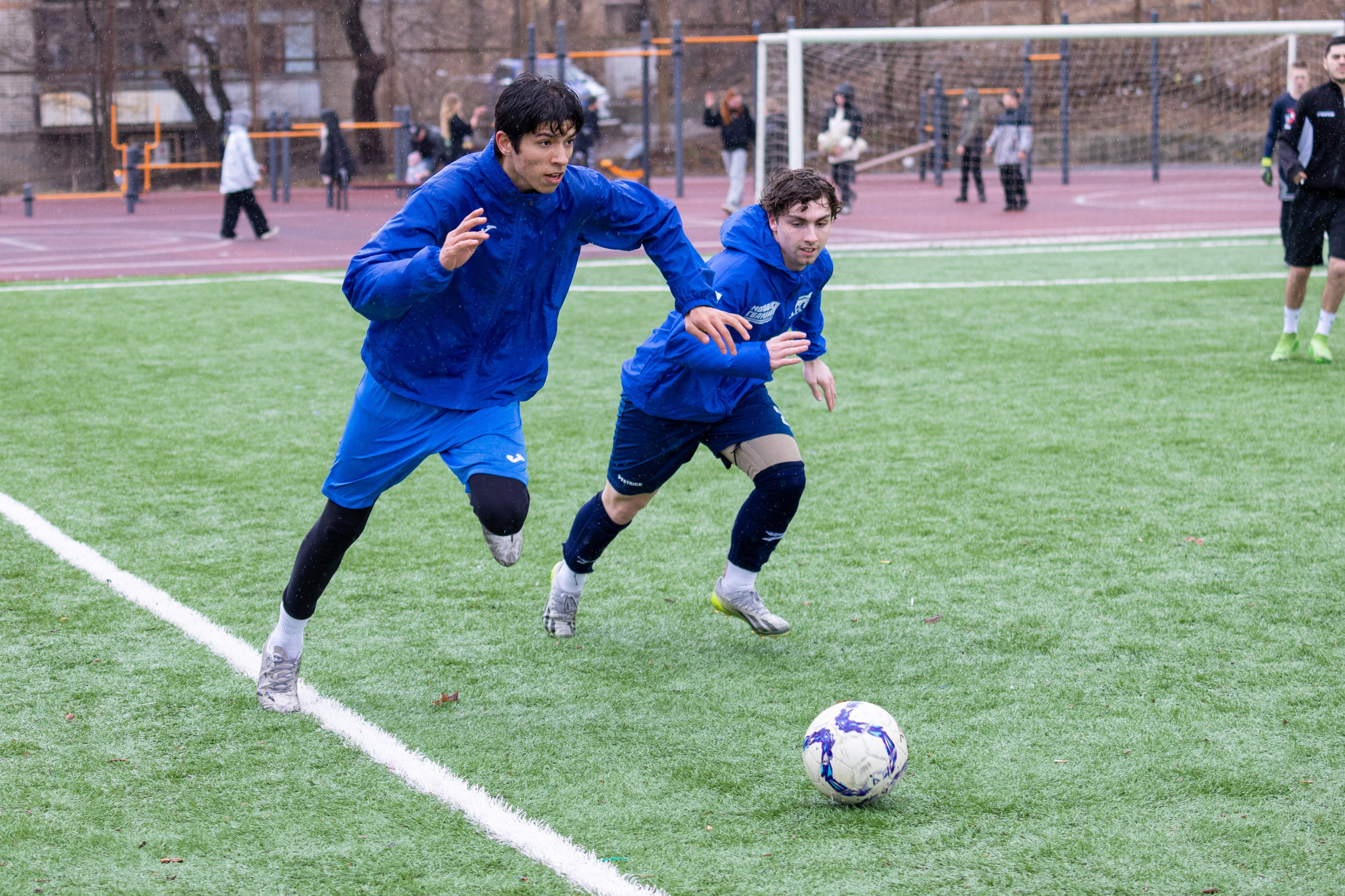 Товарищеский матч по футболу между ФК «Молодая Гвардия» и ФК «Культура». Олег Катакинов| Репортажный фотограф в городе у моря (Владивосток)