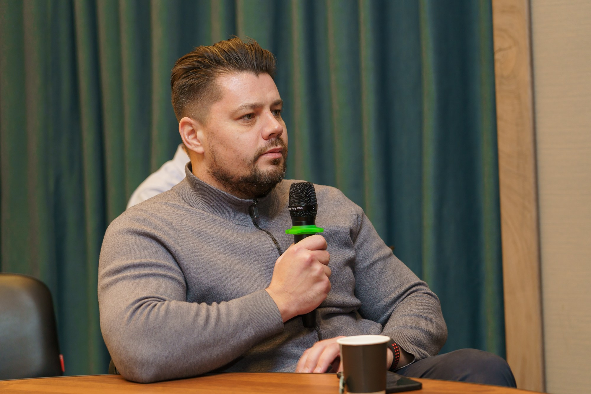 Выступление спикера. Photomantis