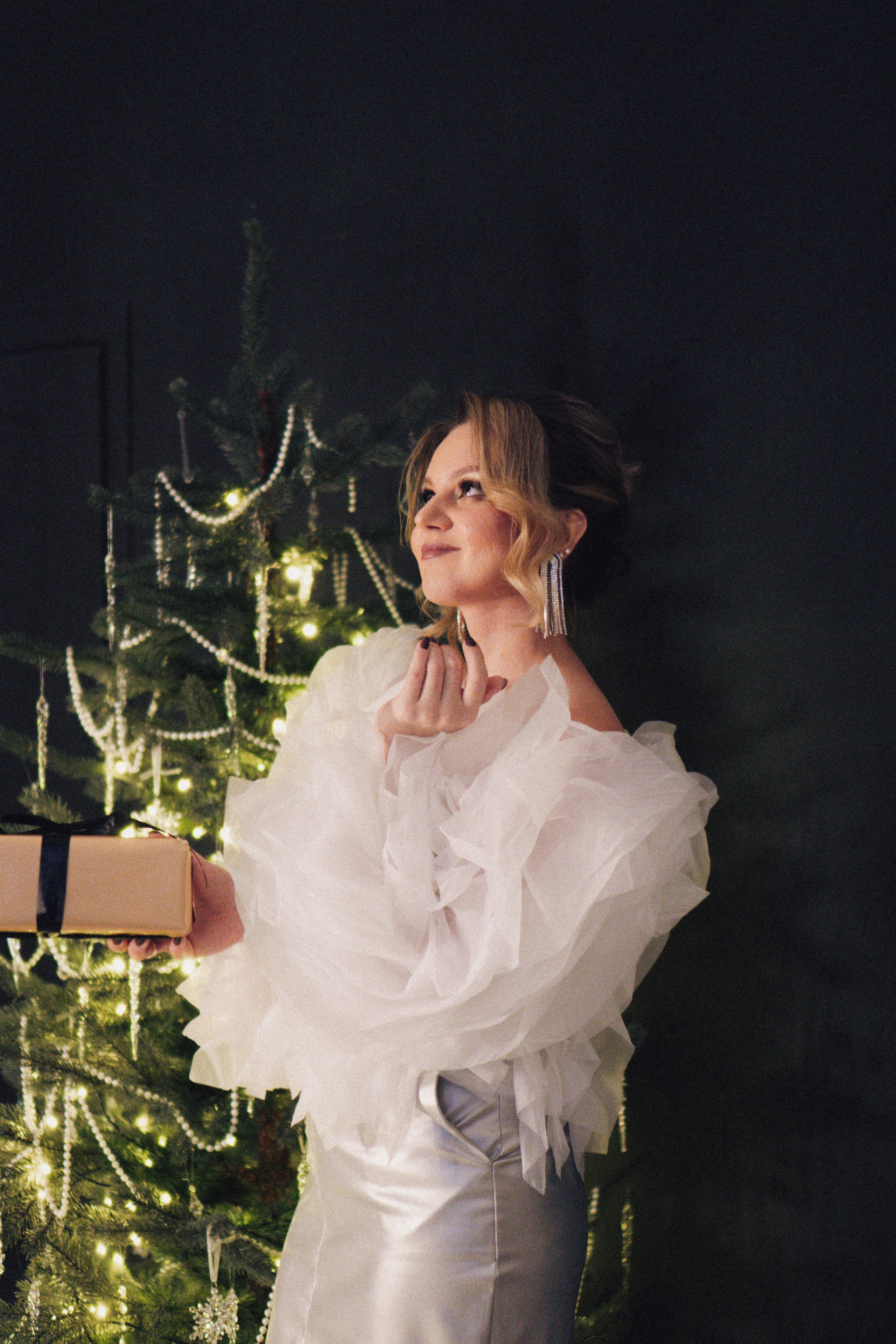 НОВОГОДНЯЯ ФОТОСЕСИИЯ В СТУДИИ ДЛЯ ДЕВУШКИ И ПРОГУЛКА ПО ЧЕРНЫШЕВСКОЙ. Профессиональный фотограф, Санкт-Петербург — Виктория Богомолова