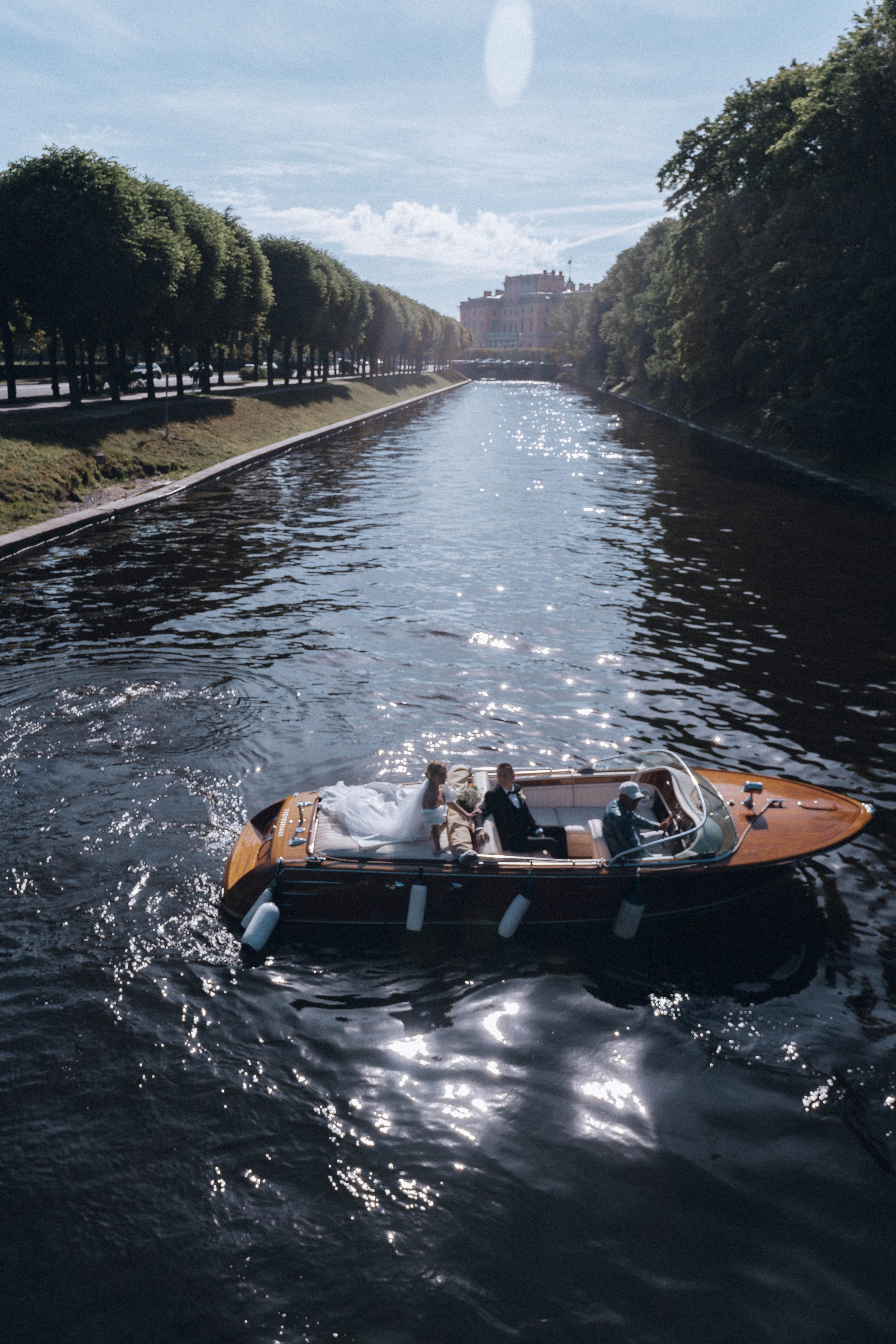 СВАДЕНБНАЯ СЬЕМКА НА КАТЕРЕ ПО КАНАЛАМ САНКТ-ПЕТЕРБУРГА И В АКВАТОРИИ НЕВЫ. Профессиональный фотограф, Санкт-Петербург — Виктория Богомолова