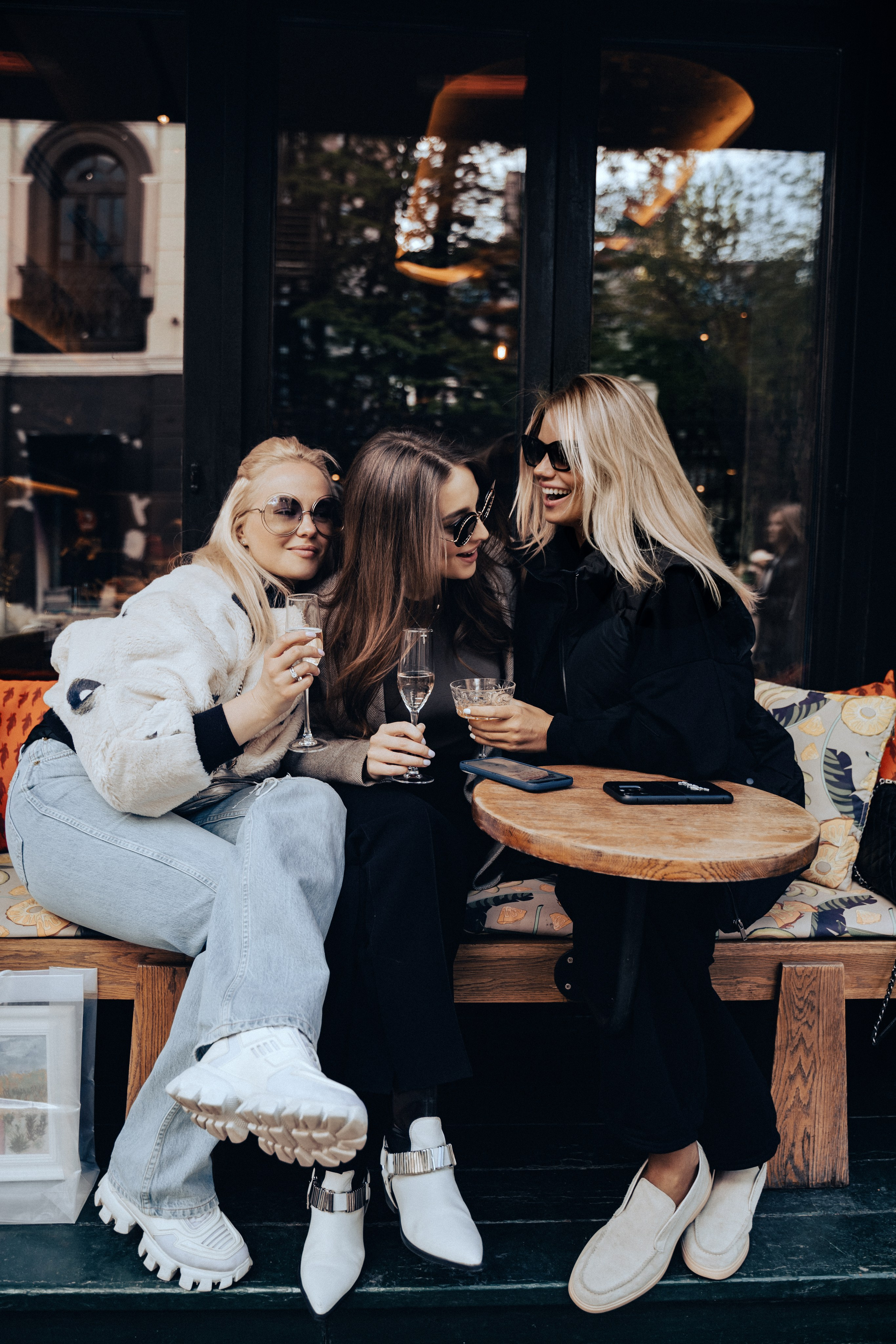 FRIENDS s t r e e t. Контент фотограф в Москве Кулич Настя