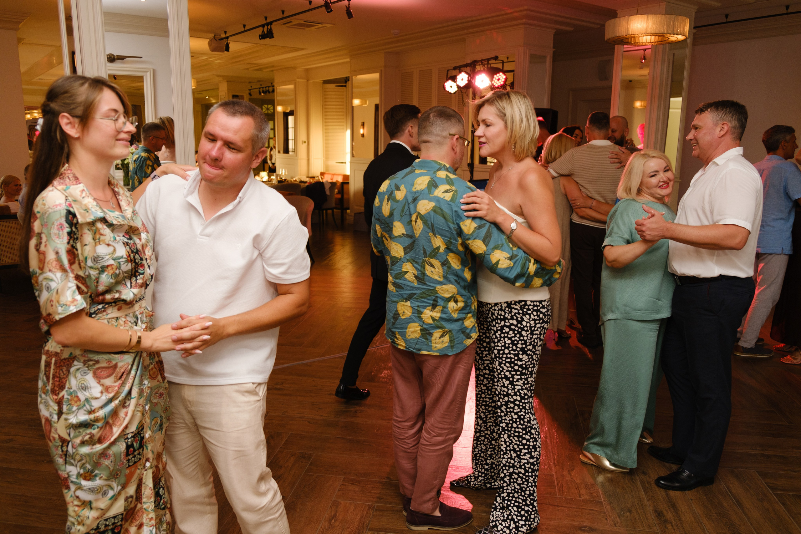 Фотограф на юбилей в Крыму | Съемка дня рождения | Илья Желдак. Профессиональная фотосъемка в Крыму. Натуральные эмоции и живые кадры. Забронируйте дату прямо сейчас!