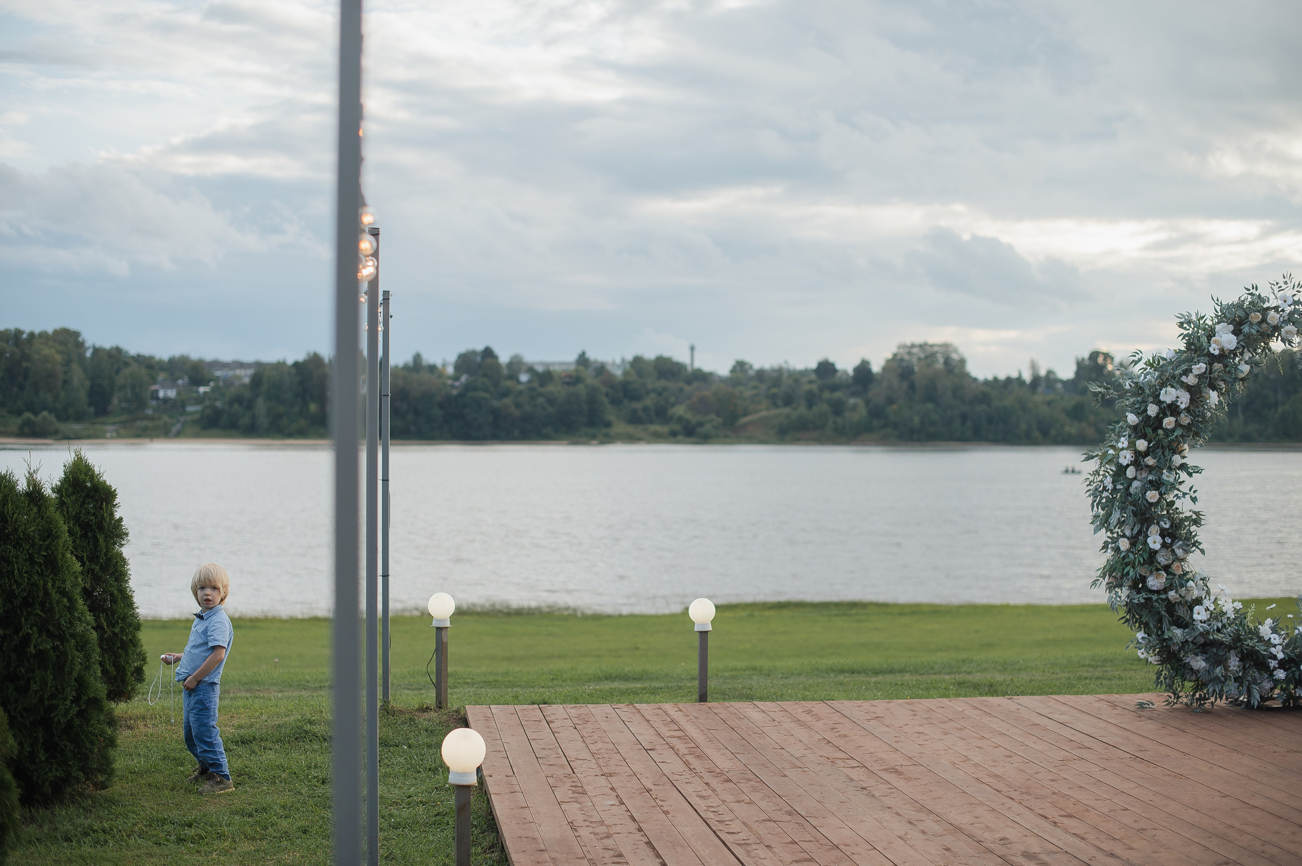 Свадьба на берегу Волги. Свадебный фотограф в Ярославле Денис Медоваров