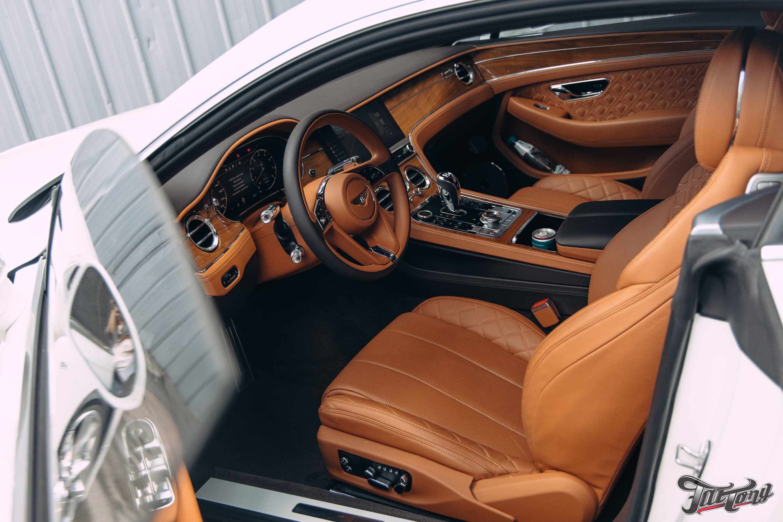 Bentley continental GT. DeLorein