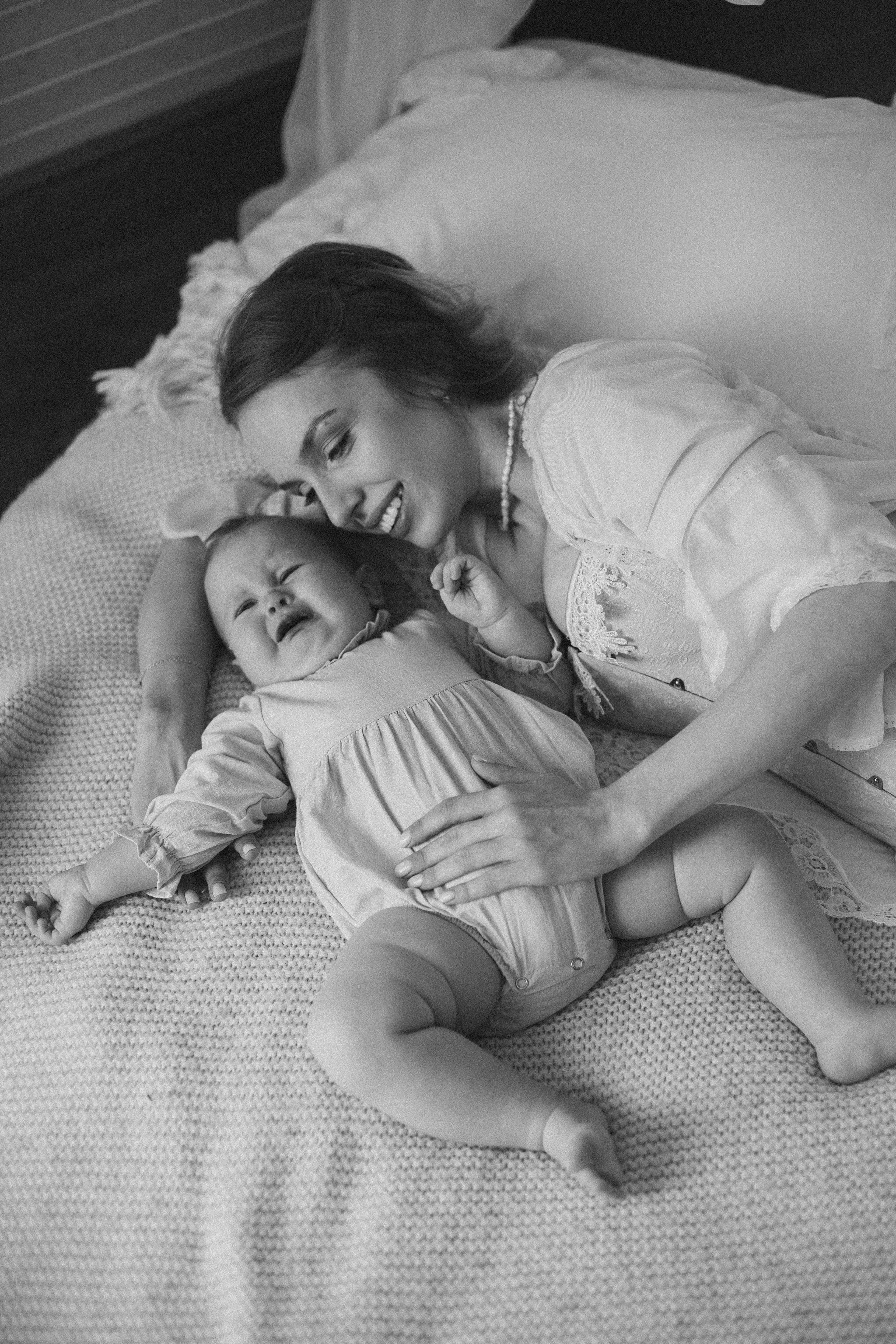 Алиса с мамой Кристиной в нежной семейной фотосессии в Домике Элли г. Пушкино. Семейный и детский фотограф в Сергиев Посаде, Хотьково Якимчук Любовь