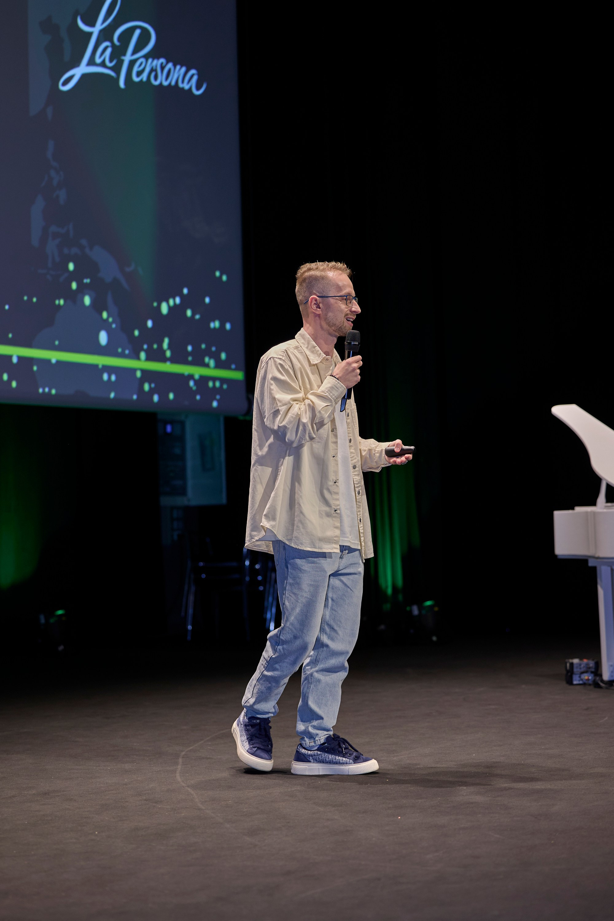 La Persona Awards 2026. Fotógrafa, videógrafa y piloto de dron en Valencia, España - Anna Baranova