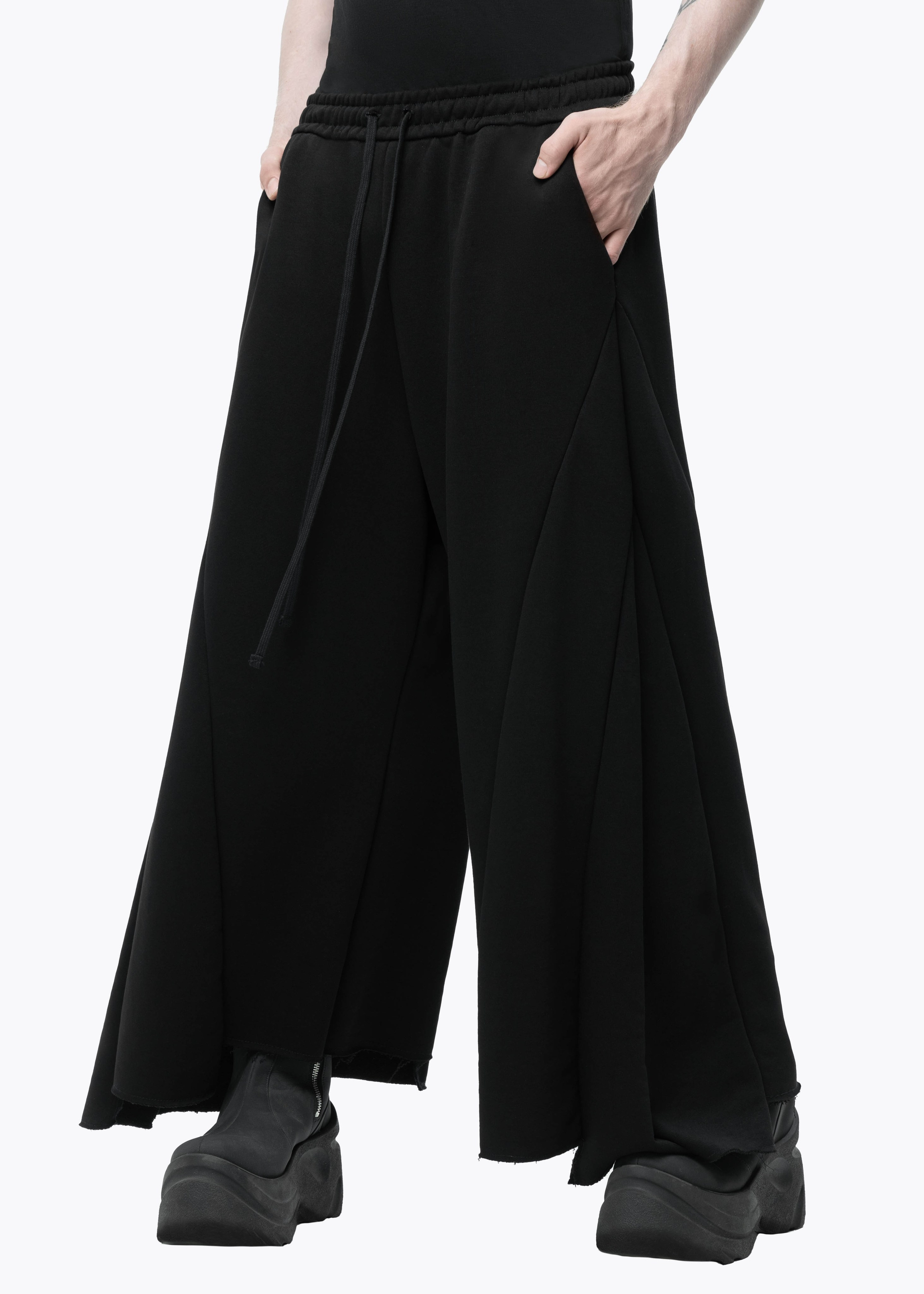 Bat Norton AI.AVANGARDEN. Фотограф для брендов Любовь Батина (Спб/Мск)