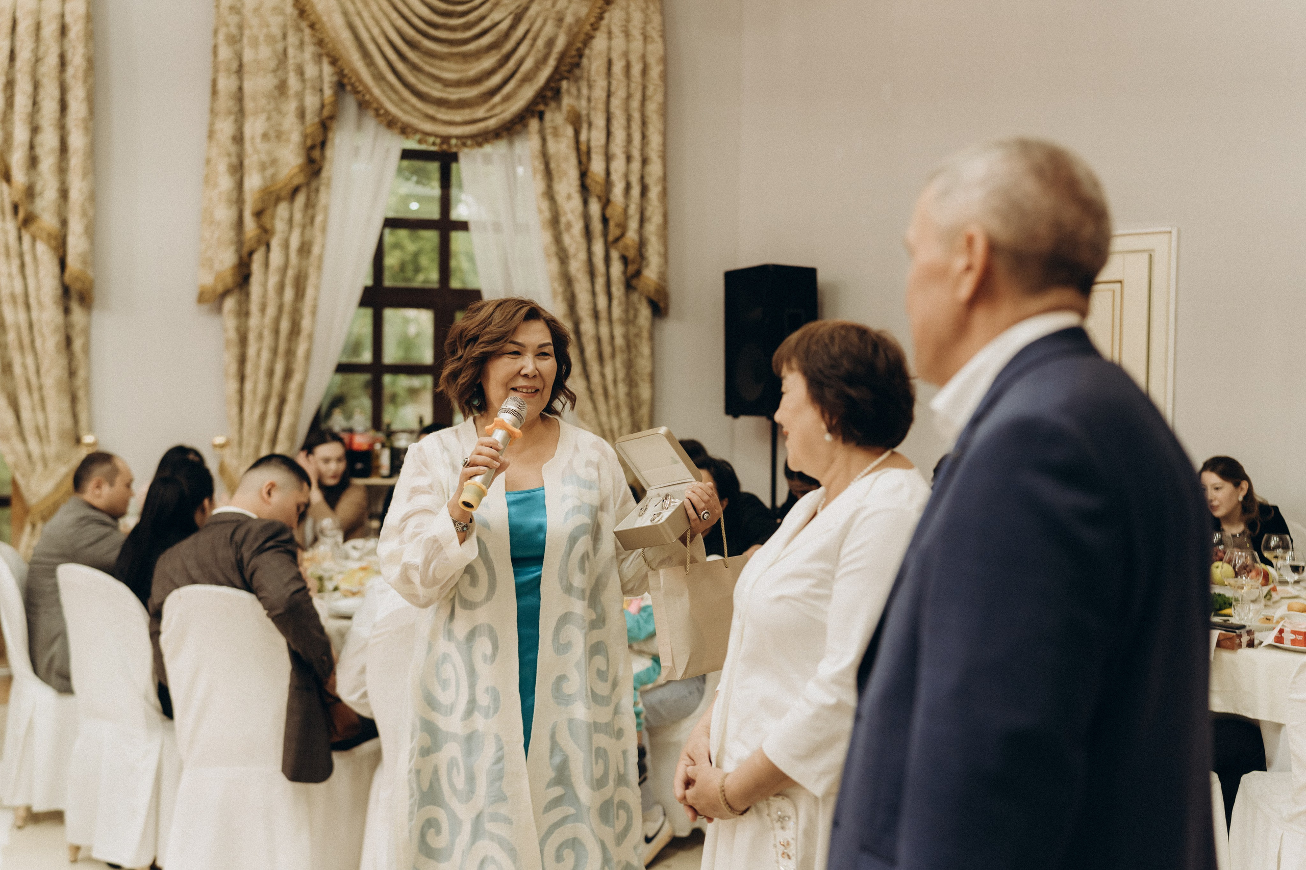 Самал тусау кесу. Крис Богомазова