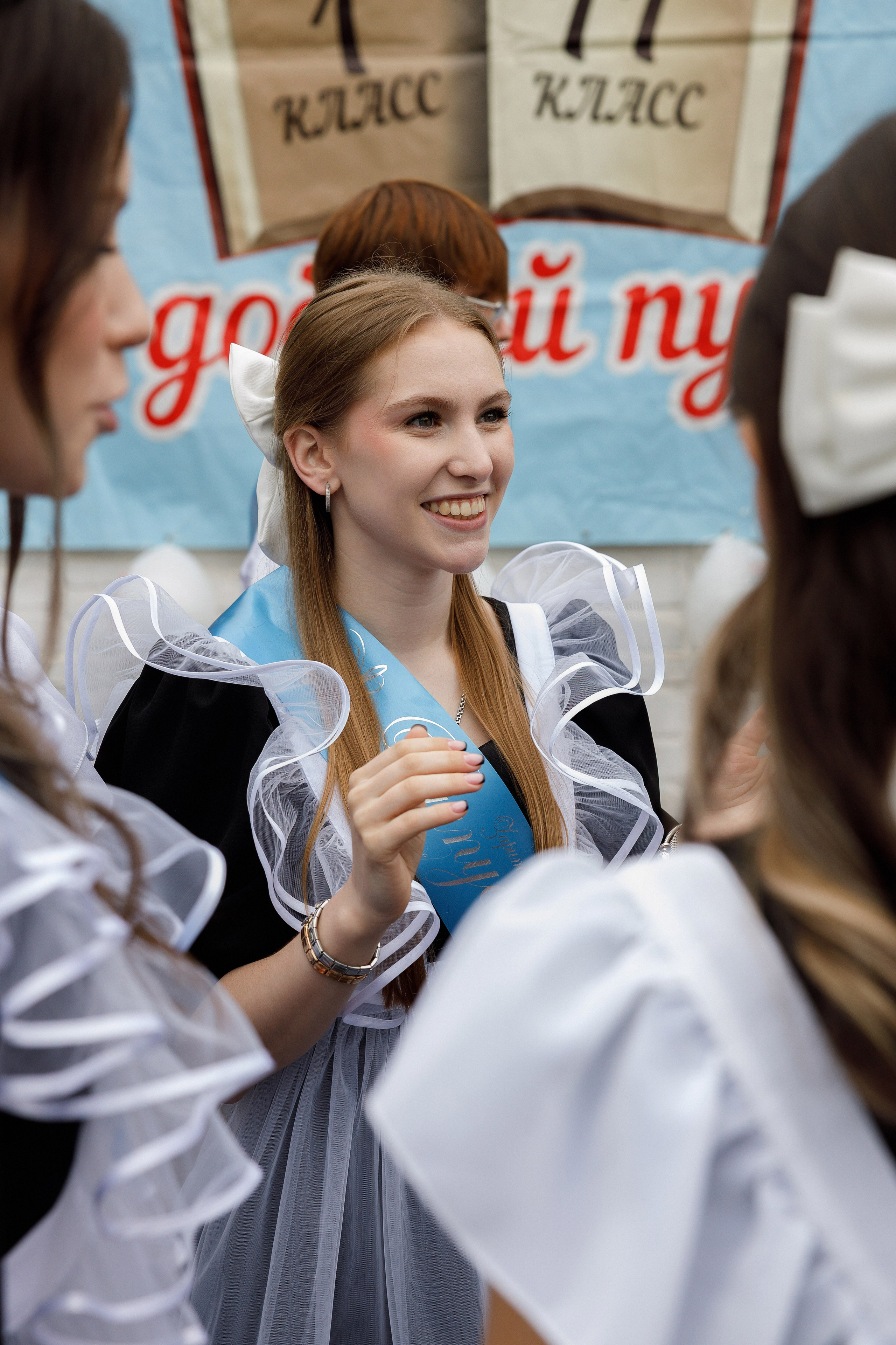 Последний звонок Гимназия Артем. Photoalbum-vl.ru